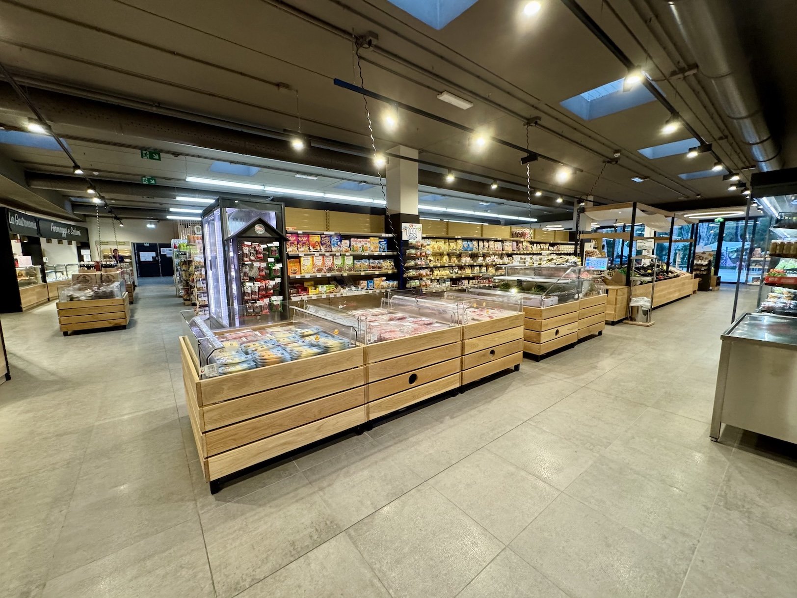 Camping Ca' Savio supermarket