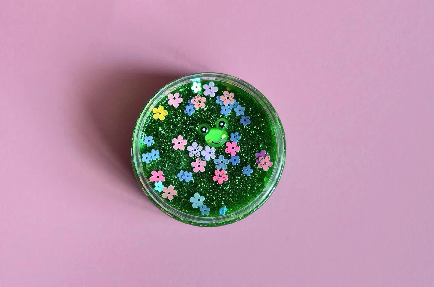 🐸 Say hi to Froggy Garden!
A fresh green slime full of flowery vibes and adorable froggy charm. 🌿
Nature never felt this squishy!
🛍 Link in bio to shop.

#FroggyGarden #NatureSlime #CuteSlime #GlitterpopSlime #SlimeShop
#SlimeLove #SeaMagic #slime