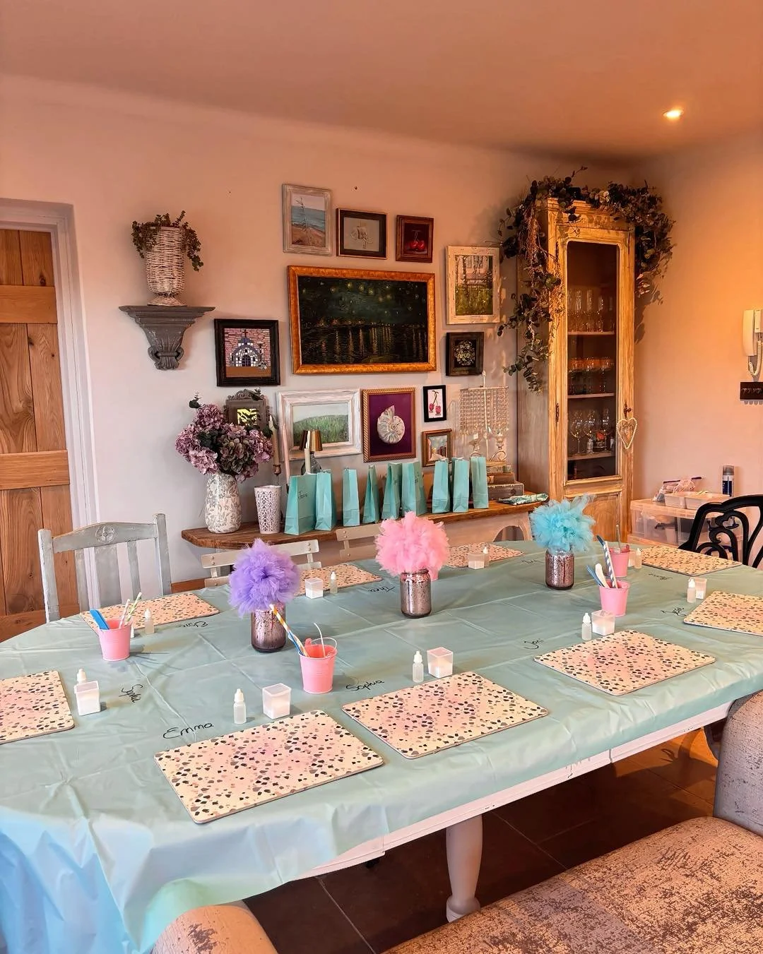 ✨ Sassy slime. Glitter vibes. Big smiles. ✨
This is a Glitterpop Slime Party before the magic begins 🫧💎
Creative, confident &amp; totally unforgettable 💖
📩 DM to book

#GlitterpopParties #SassySlime #SlimeParty  #surreymumsinbusiness #girlspartyi