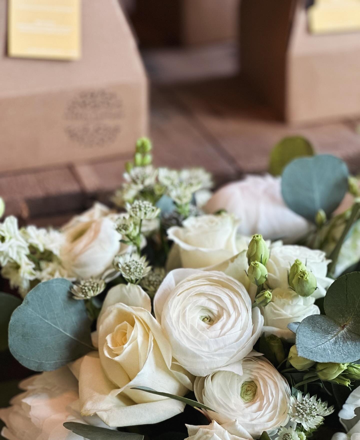 🤍OUT OF OFFICE🤍

We hope you have a fantastic bank holiday weekend 🫶 

We will be back Tuesday as normal with a fresh delivery of beautiful bloom ready for you lovely lot 😘