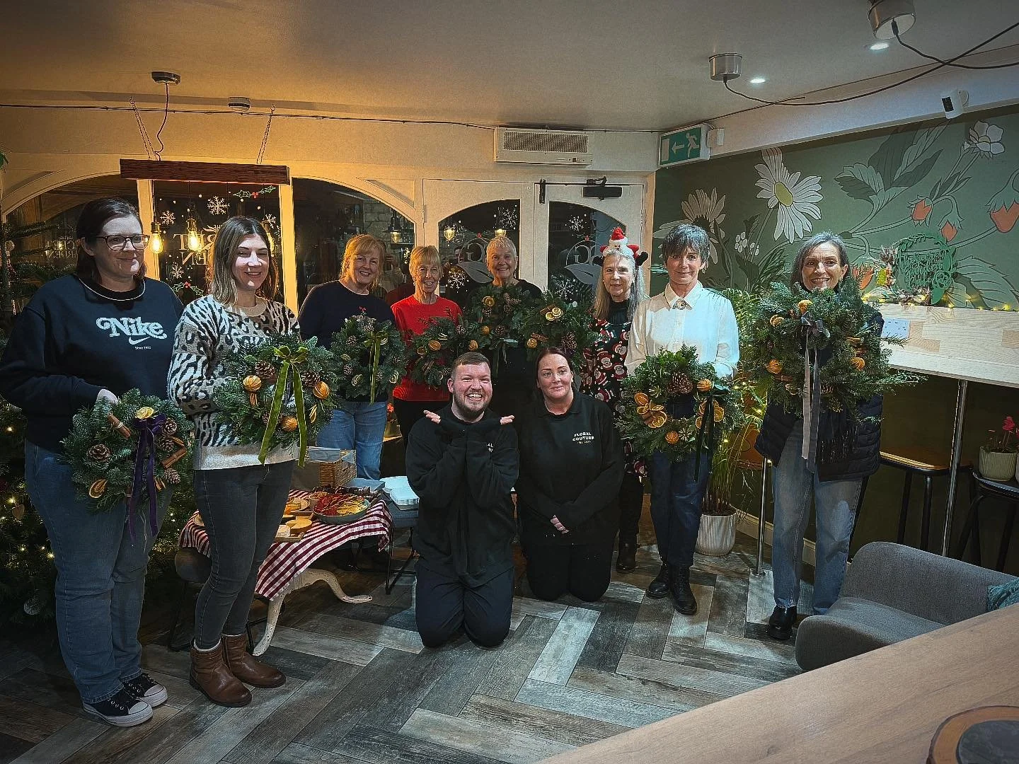 Last night we had our first workshop of the festive season, and we had a blast 🙌

Thank you @thesecretgardendorset for hosting &amp; supplying a yummy festive buffet &amp; drinks. 

Well done ladies your wreaths all looked amazing 🤩