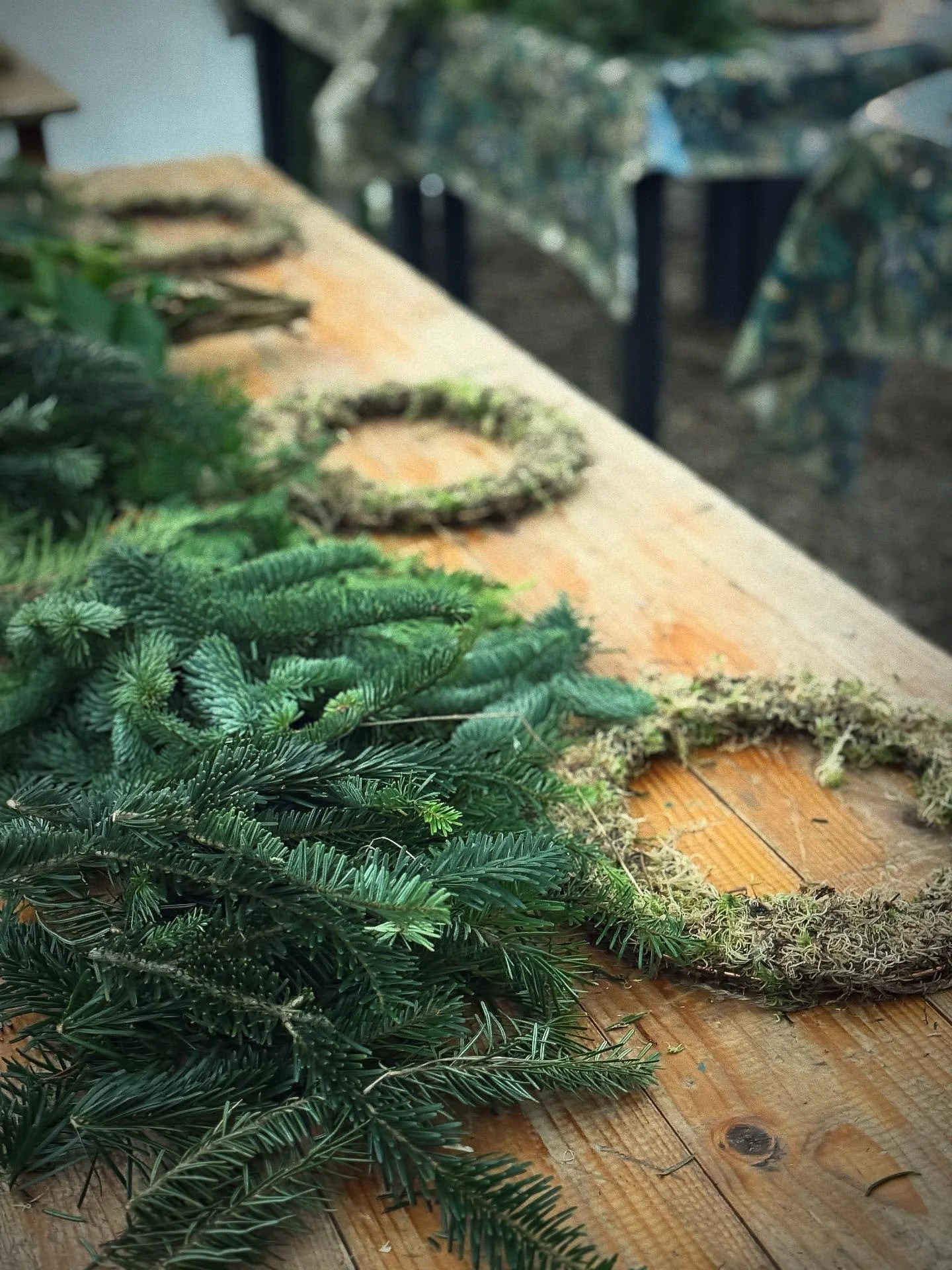 A fabulous festive afternoon yesterday at the @upwey_wishing_well with our first wreath workshop of the season 🫶

Well done ladies you all smashed it &amp; thank you to the Wishing Well for hosting with a delicious lunch for our wreath makers 😘