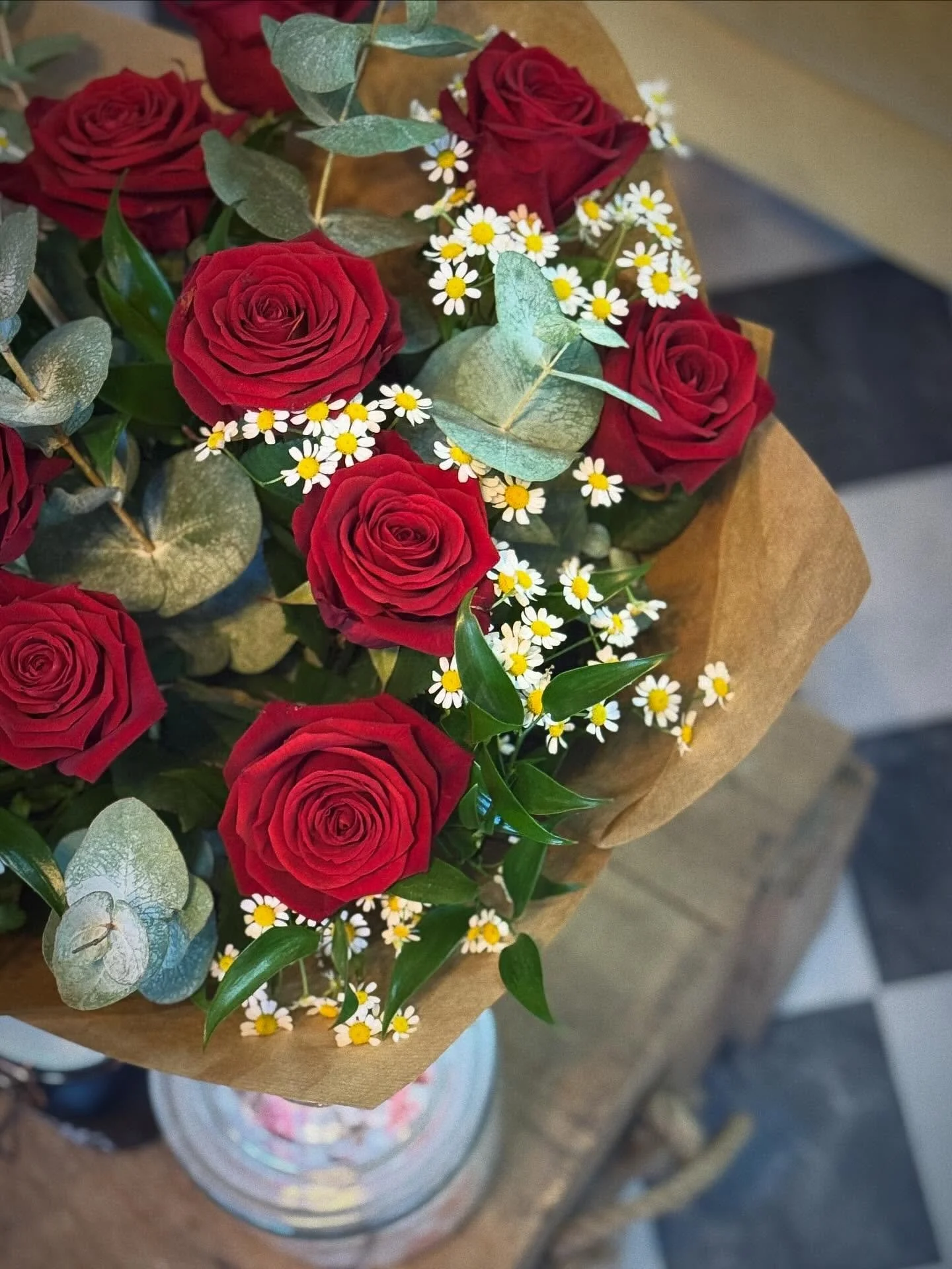 While your sat on the sofa doomscrolling 🤣 why not get ahead of the game &amp; order your Valentine&rsquo;s flowers 💐 

Head over to our website www.floralcouturebyjay.co.uk &amp; pre order now 👌