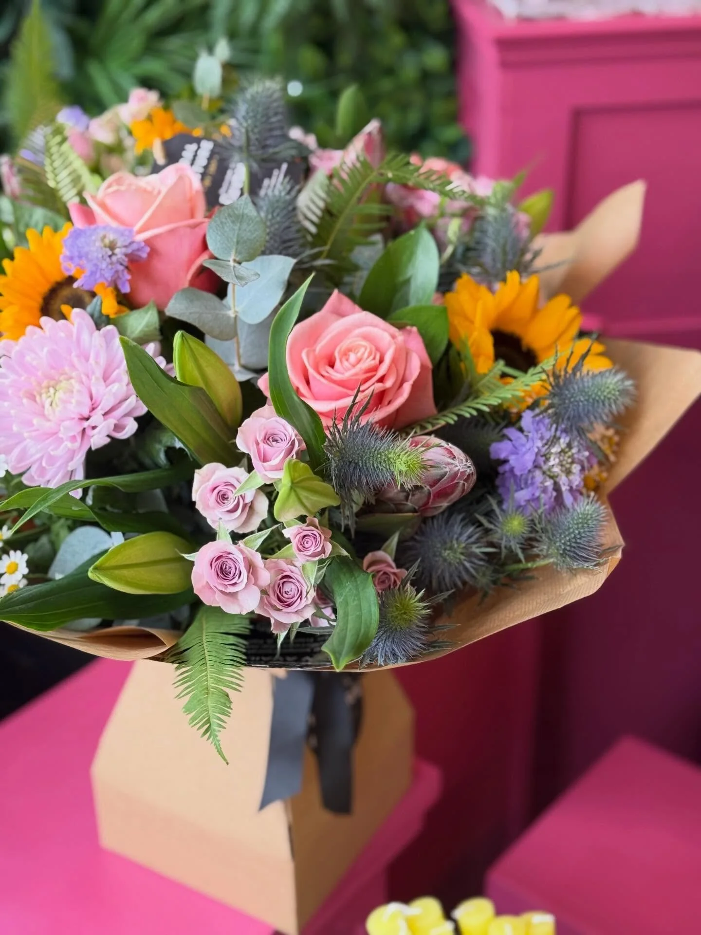 She is a beauty 🫶

Loved creating this big &amp; beautiful bouquet 💐