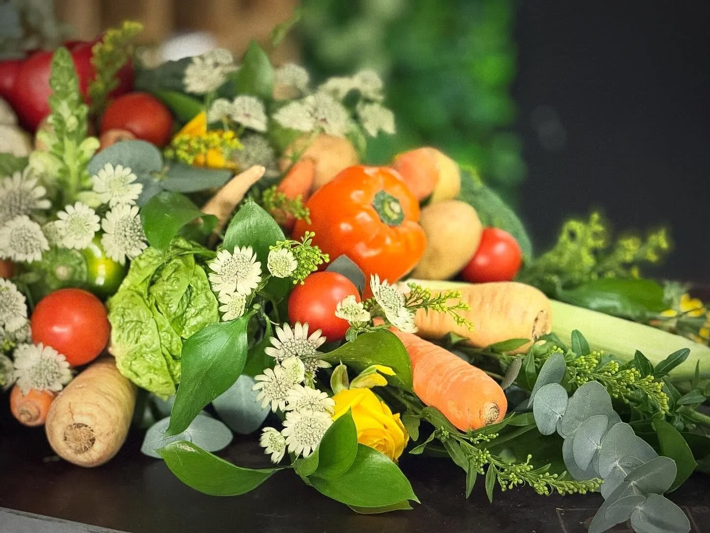 🥕🥬🫑🍅🥦VEGETABLE SPRAY🥦🍅🫑🥬🥕

We absolutely LOVE creating vegetable sprays 🫶

We love them so much that we have added it to our new funeral brochure which is launching very soon 🙌

The perfect tribute for someone who loved growing vegetables