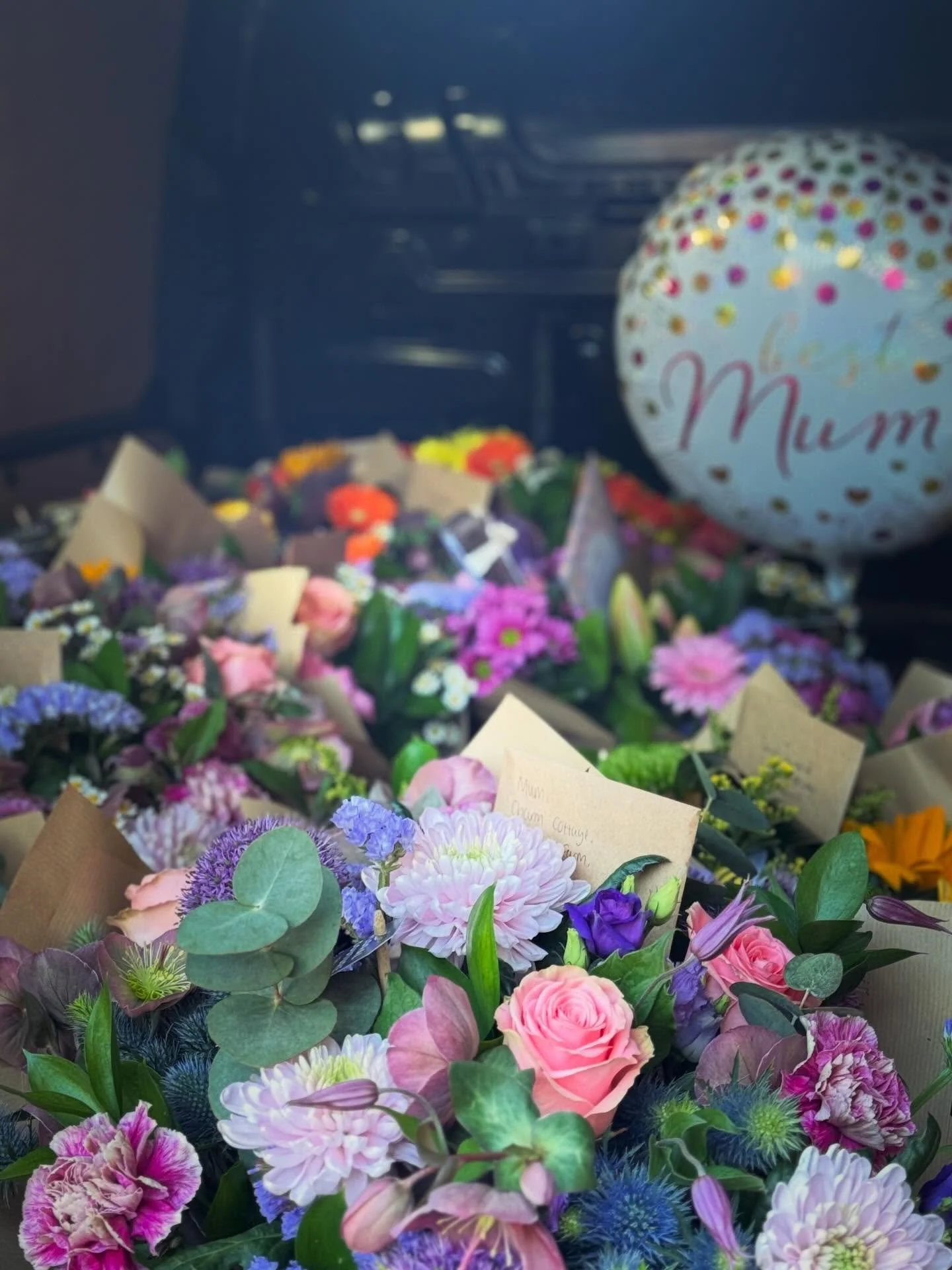 🌸MOTHERS DAY WEEKEND UPDATE🌸 

SATURDAY 
Collections - All ready to be collected &amp; lots of lovely flowers ready to grab &amp; go 🙌

Deliveries - All drivers are now on the road &amp; we are now fully booked for deliveries 🚚 

SUNDAY 
Collecti