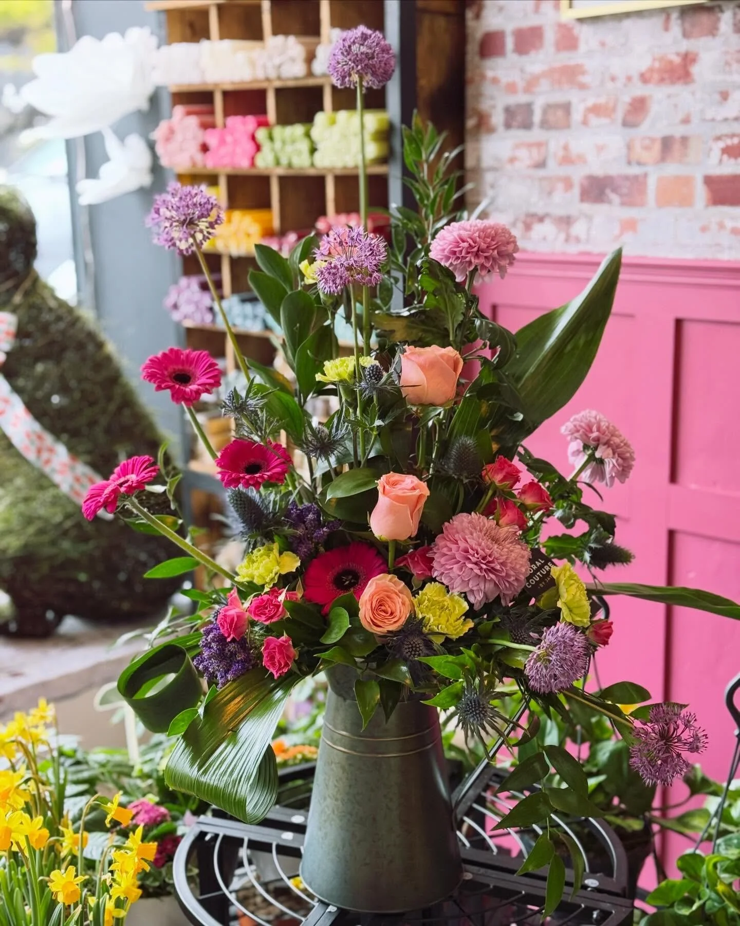 Big. Bold. Beautiful. 💐✨

Jemma has absolutely outdone herself with this statement arrangement! Designed in a rustic zinc jug and bursting with the most stunning mix of pinks, purples, and lush greens 🌿

From soft blush roses to vibrant gerberas an