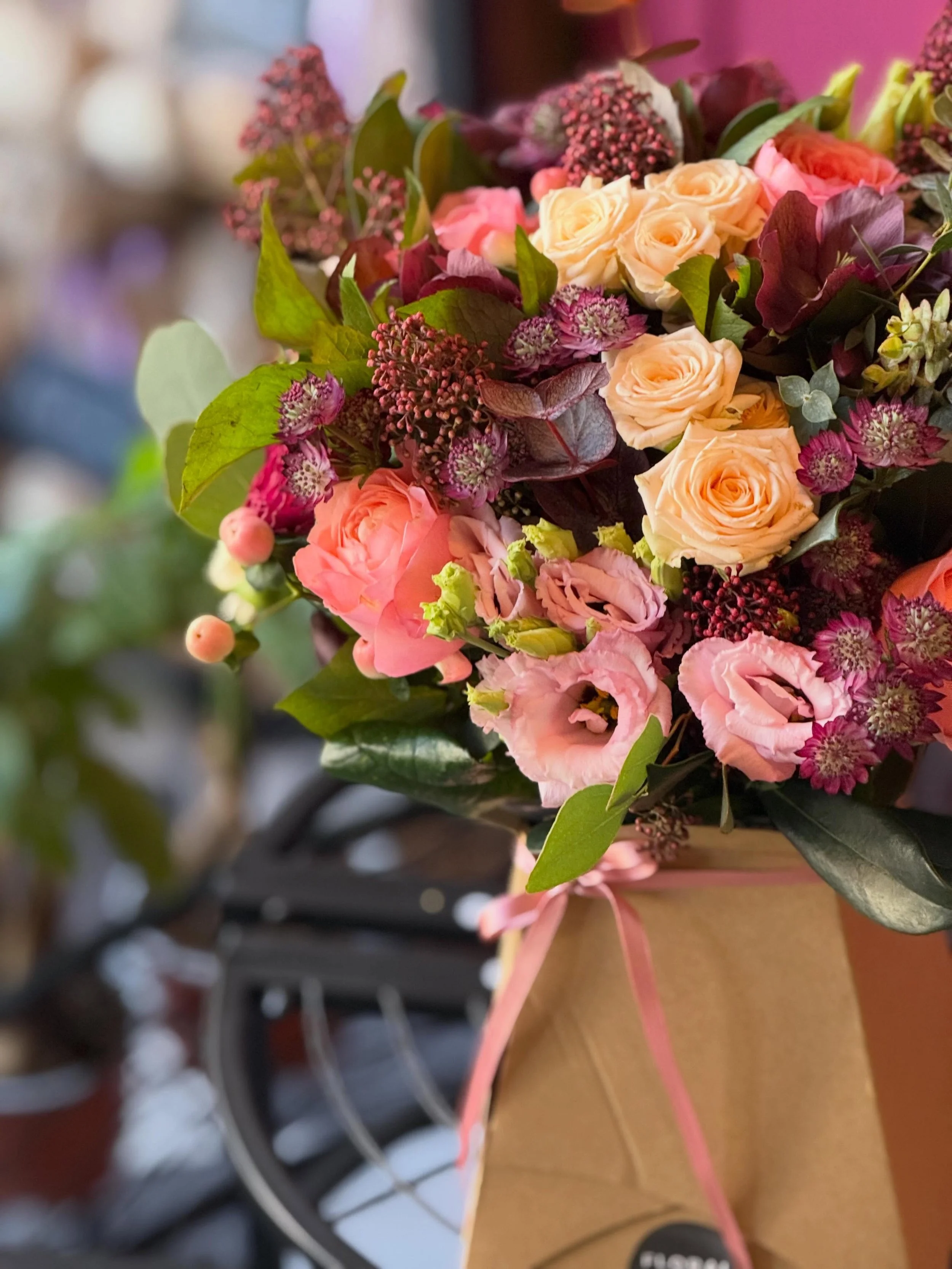 A weekend wrapped in petals and romance 🤍✨

This custom bridal bouquet was designed to capture softness, elegance, and just the right touch of wild beauty. Blush and peach garden roses paired with rich berry textures and fresh greenery created a loo