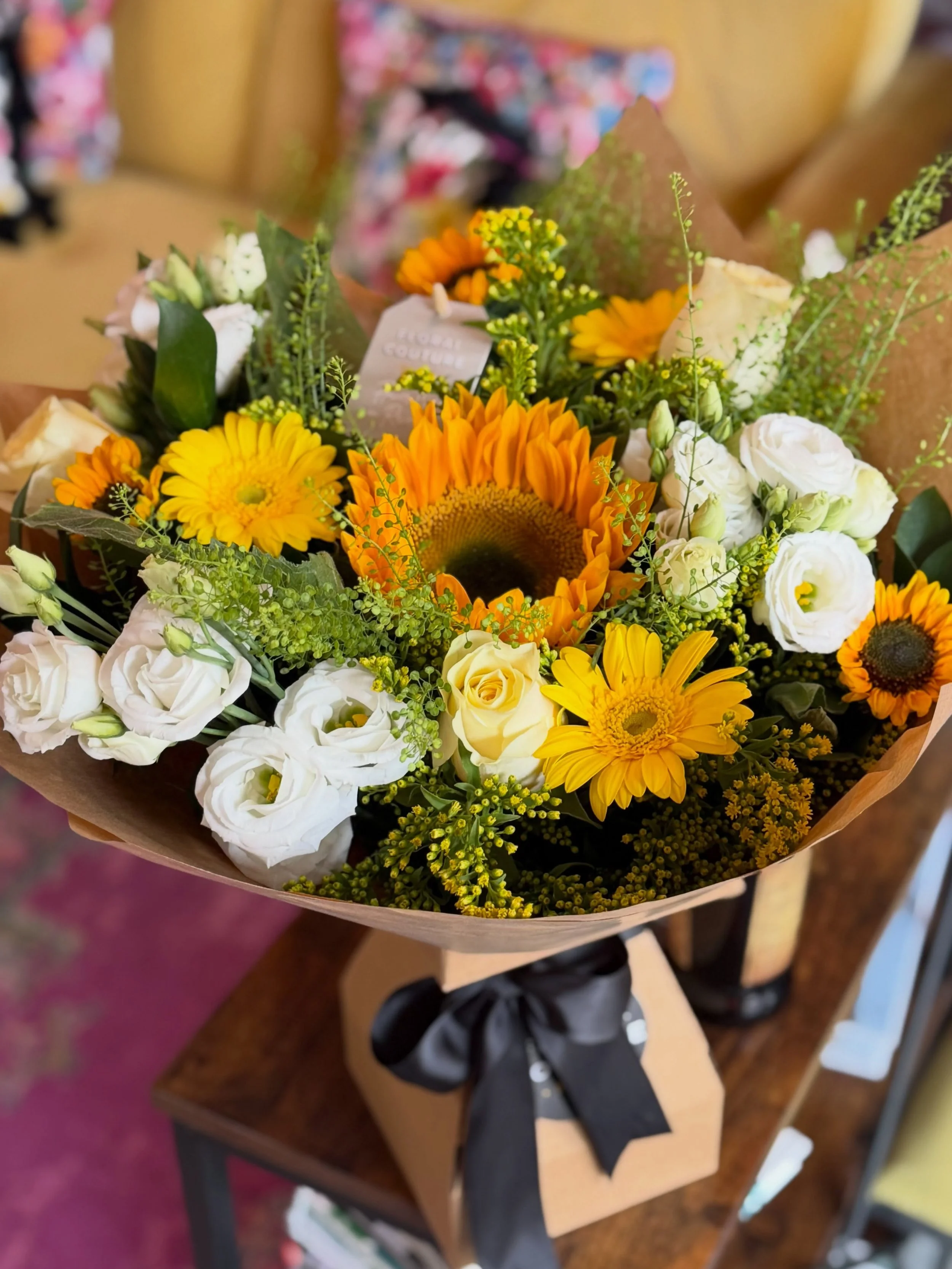 Ending the week with a little sunshine 🌻✨

There&rsquo;s something about sunflowers that instantly lifts the mood. This gorgeous bouquet is bursting with golden yellows, warm oranges, soft whites and plenty of beautiful texture &mdash; the perfect w