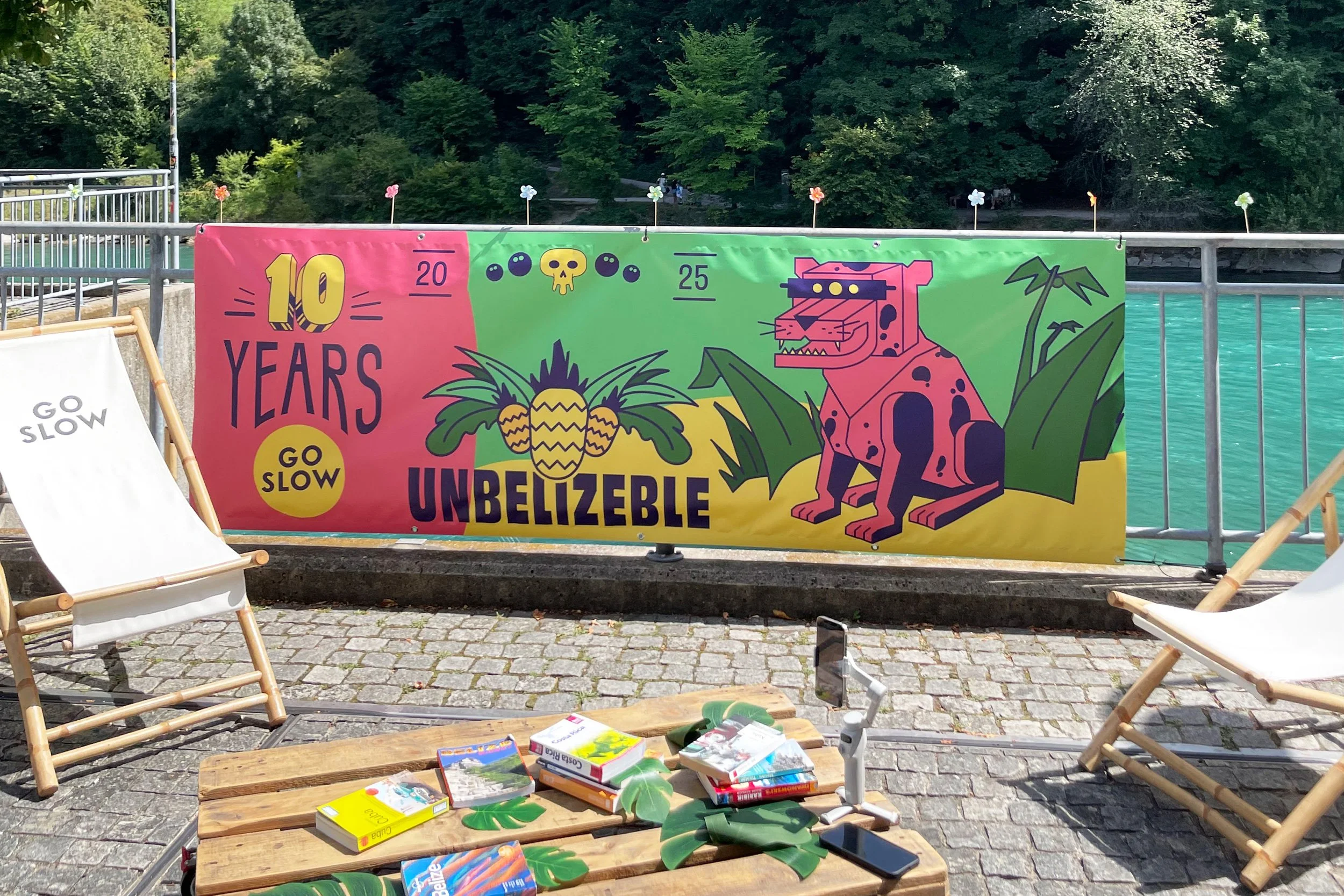 Banner Panther-Illustration als Banner für die Jubiläumskommunikation