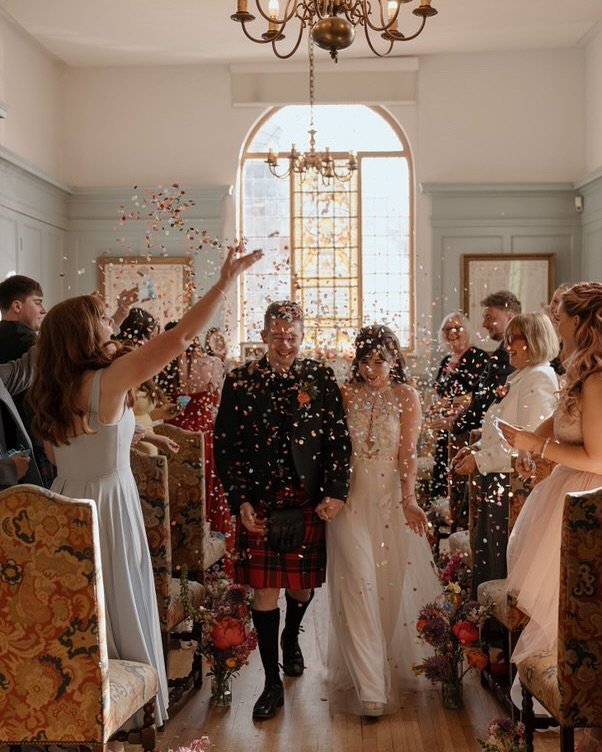 🎊An actual masterclass in elevating your confetti toss from Kirsty + James&rsquo; wedding last month! 🎊

Kirsty + James chose to do two confetti tosses: one as they walked down the aisle, and a second outside. They made sure their guests had plenty