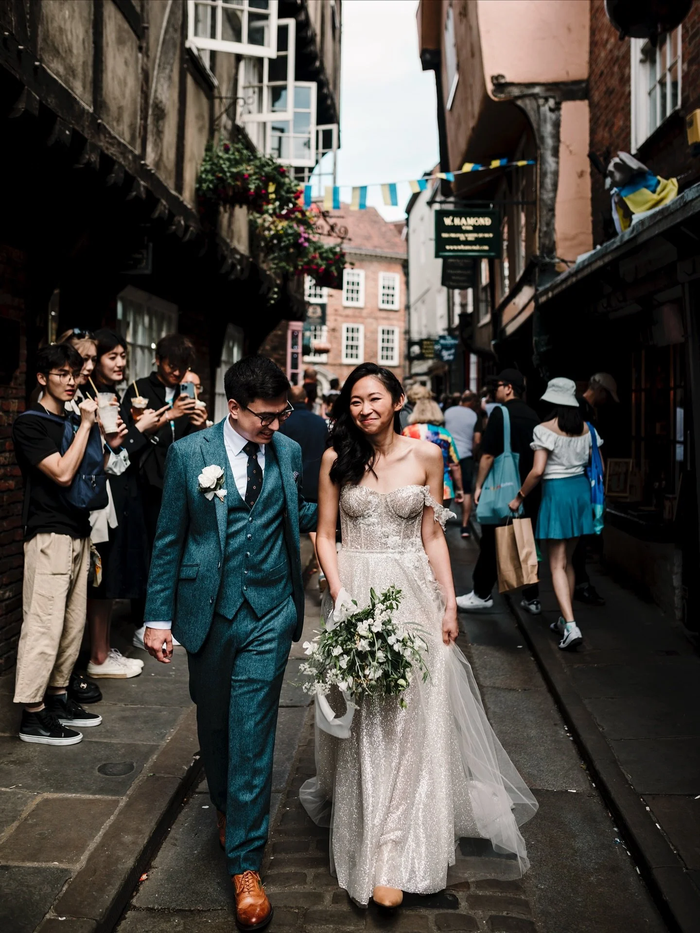 Winding cobbled streets, ancient buildings, smiling strangers - and you?

Tasha + Raef made the most of beautiful York, taking time to stroll around the city on their wedding day and luxuriate in each other&rsquo;s company. 

@amyfaithphoto 
@willowa