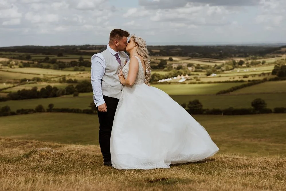 Hannah & Kyron1347_websize.jpg