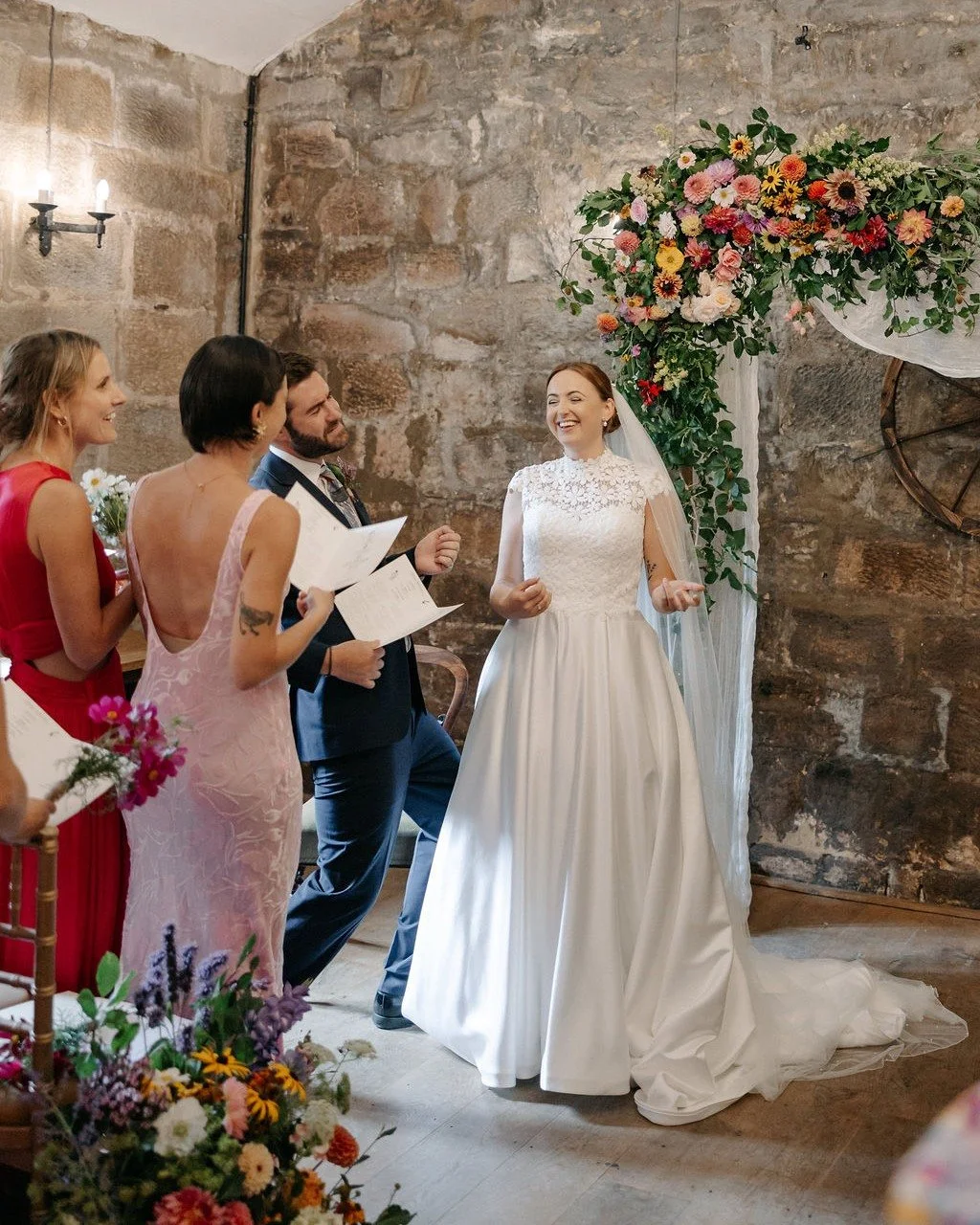 🎸 Swipe for the air guitar! 

Them: &ldquo;But what if people don&rsquo;t get it?&rdquo; 
Me: &ldquo;Oh, they will!&rdquo;

Sometimes couples wonder whether their guests will &lsquo;get&rsquo; their decision to include a sing along in their wedding 