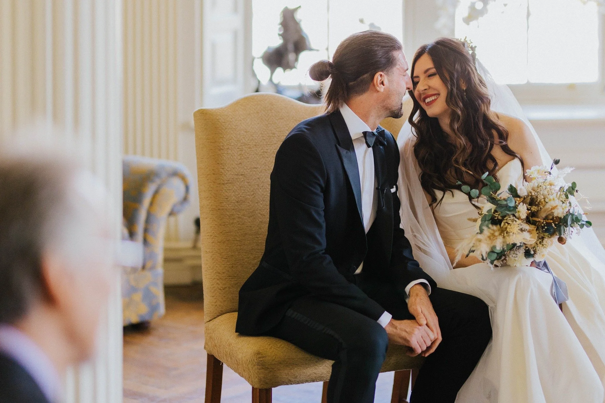 I have no idea what the time difference is here and between LA, but happy anniversary @mxmuir and @nmmuir !

Across the pond, I'm remembering your beautiful @swintonestate elopement captured by @lilynorthphotography 

I hope however you're celebratin