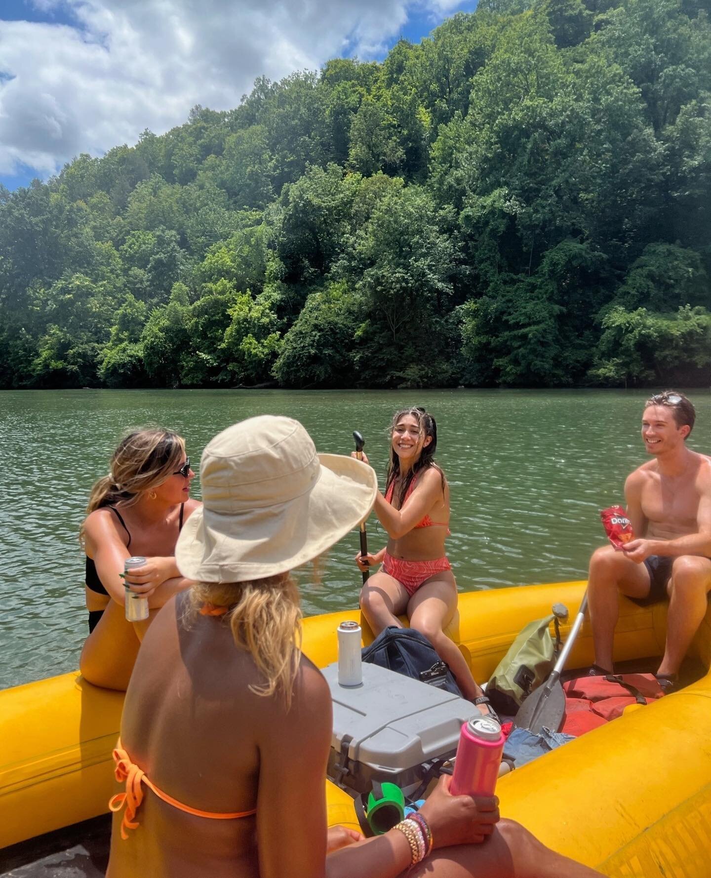 REMEMBER MEDIA TAKES SPRING RIVER 🌊🛶☀️🍻⁠
⁠
This is not your typical work retreat. It's more like, a bunch of best buds who all met through LinkedIn and went on a weekend vacation to celebrate another year of good times together. 🎉💥⁠
⁠
People are