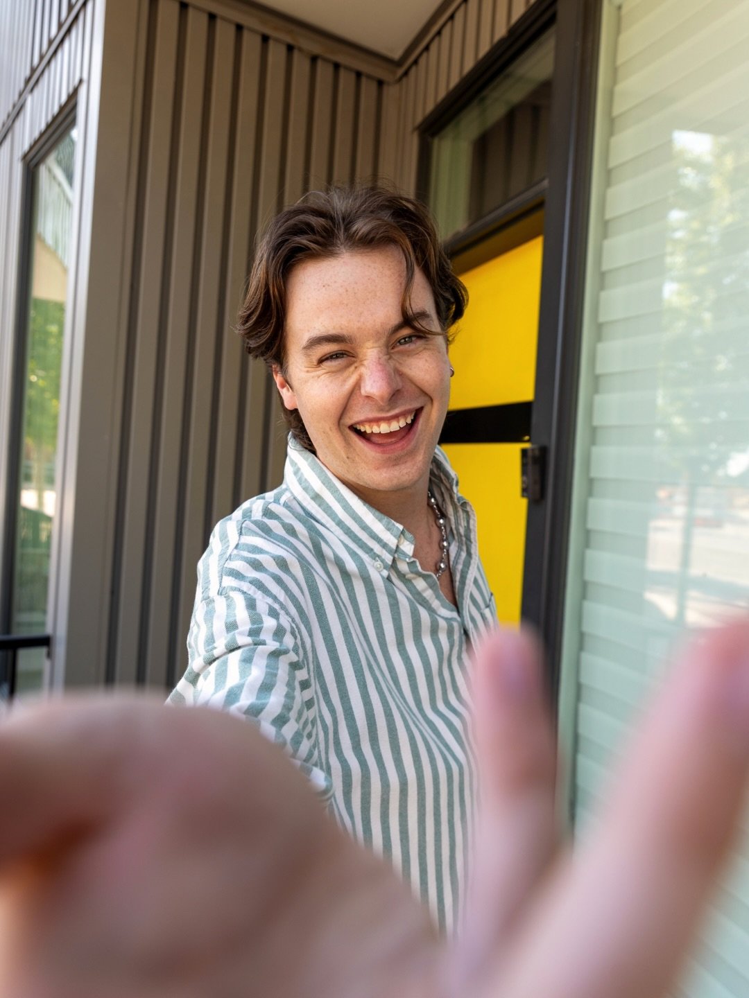 Say good morning to our Ray of sunshine (or of darkness 😈💛)!!!! 

It&rsquo;s time to celebrate Ray because he has officially been with REM for ONE YEAR ‼️‼️

🚨 HERE&rsquo;S THE OFFICE TEA ON HIM:

He&rsquo;s a University of Memphis grad, Creative 