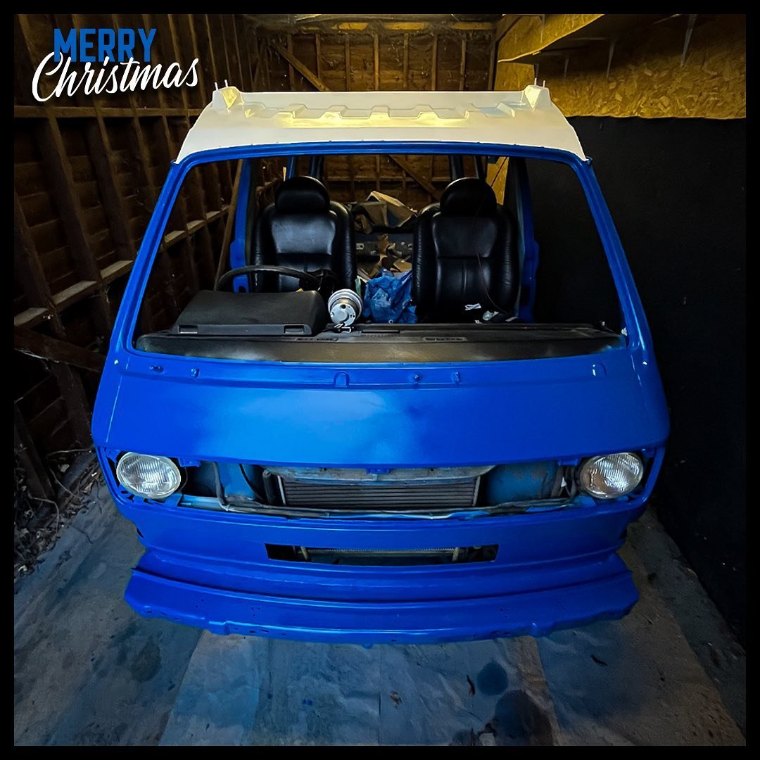 Merry Christmas! 🥳🎄🎅🏼 This year has been completely crazy with lots of progress made on the van even though it&rsquo;s taking longer than anticipated and at least it&rsquo;s painted now so have been starting to put it all back together when the w