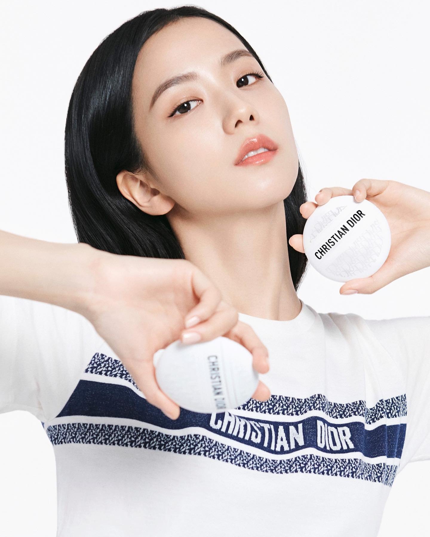 Photo shared by JISOO🪐 on May 03, 2023 tagging @diorbeauty. May be an image of one or more people, makeup, cosmetics and hand cream..jpg