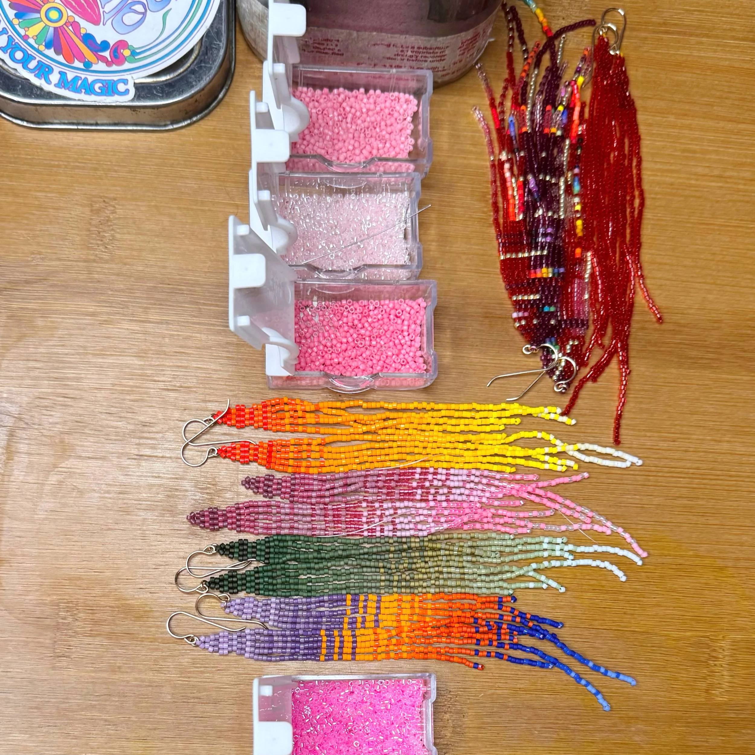 4+pairs+of+Gradient+Colored+Blended+beaded+earrings.png