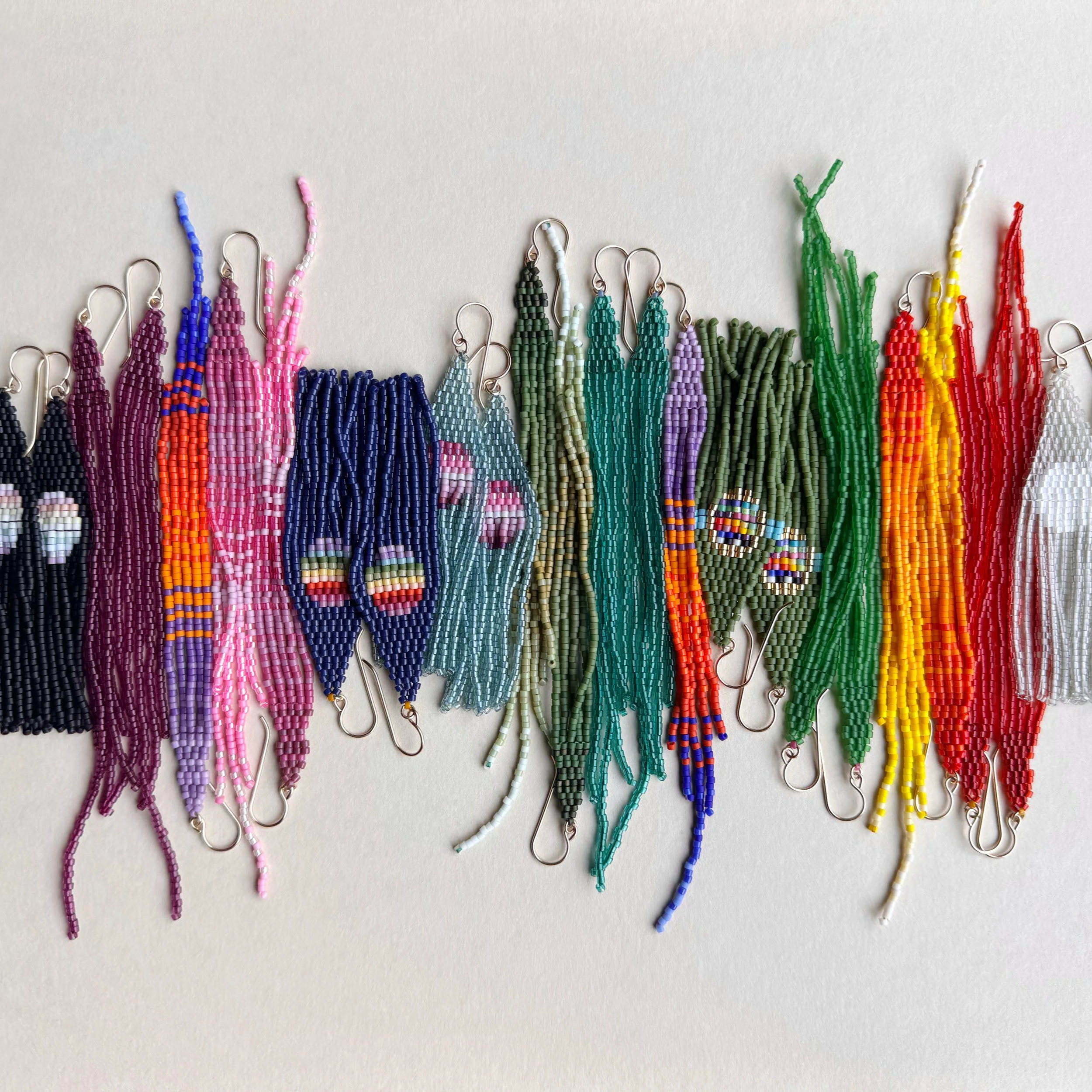 A%2Bwoven%2BRainbow%2Bof%2Bbeaded%2Bearrings.png