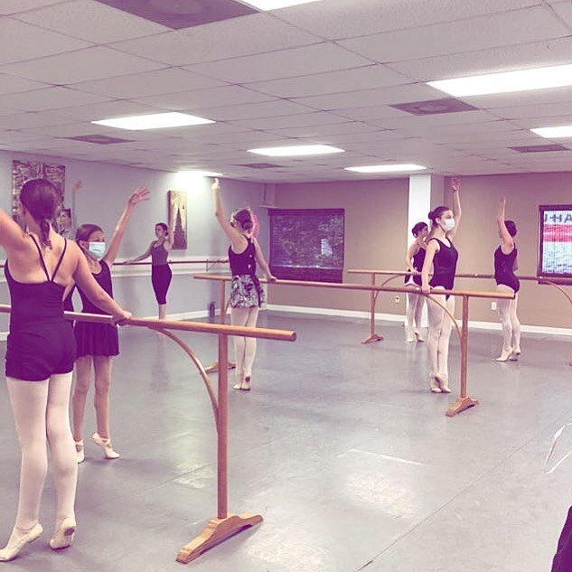 Back in class. Safety. Strength. Style. We are happy to have you all back! 💕

.
.
.
.
.
#dance #dancersofig #melbournefl #indianharbourbeach #florida #dancers #ballerinas #2020 #eaugallieartsdistrict #satellitebeach #florida #vierafl #instadance #da