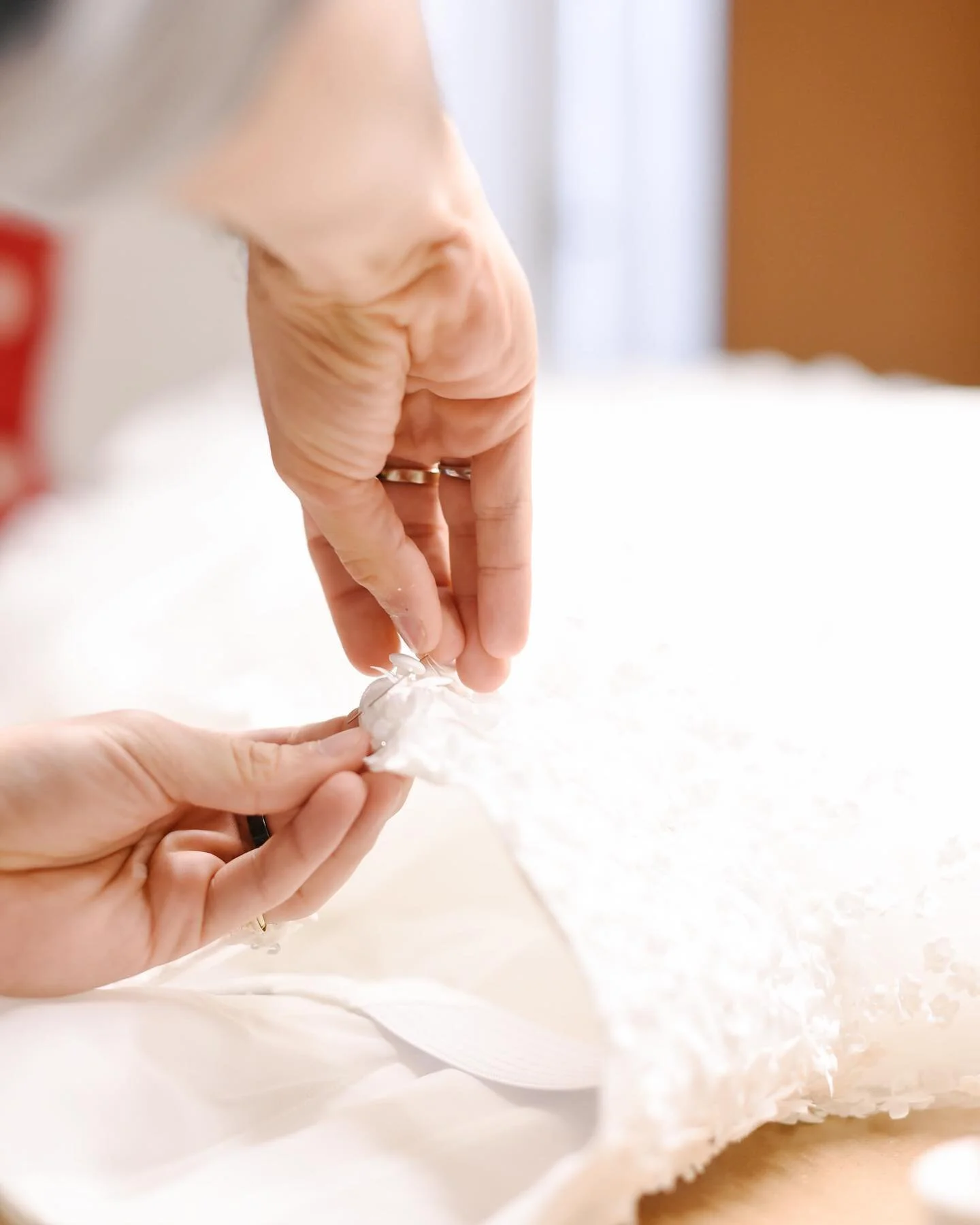 Fatto a mano, per davvero

Ph. @landvphotography 

#lesposediandrea #hautecouture #sartoria #abitodasposa #altamoda