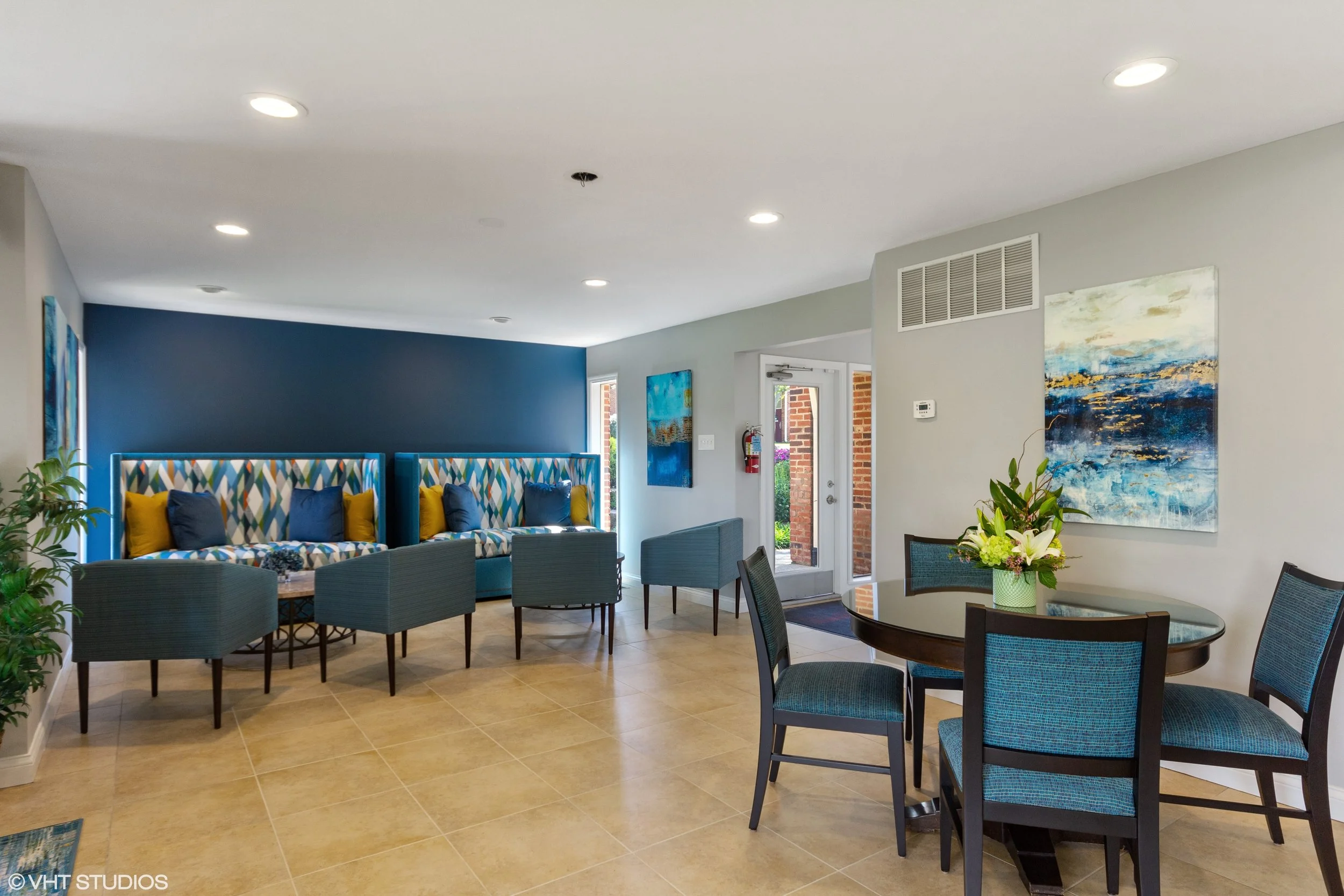 22_1951OberlinDrive_327_Clubhouse_HiRes.jpg