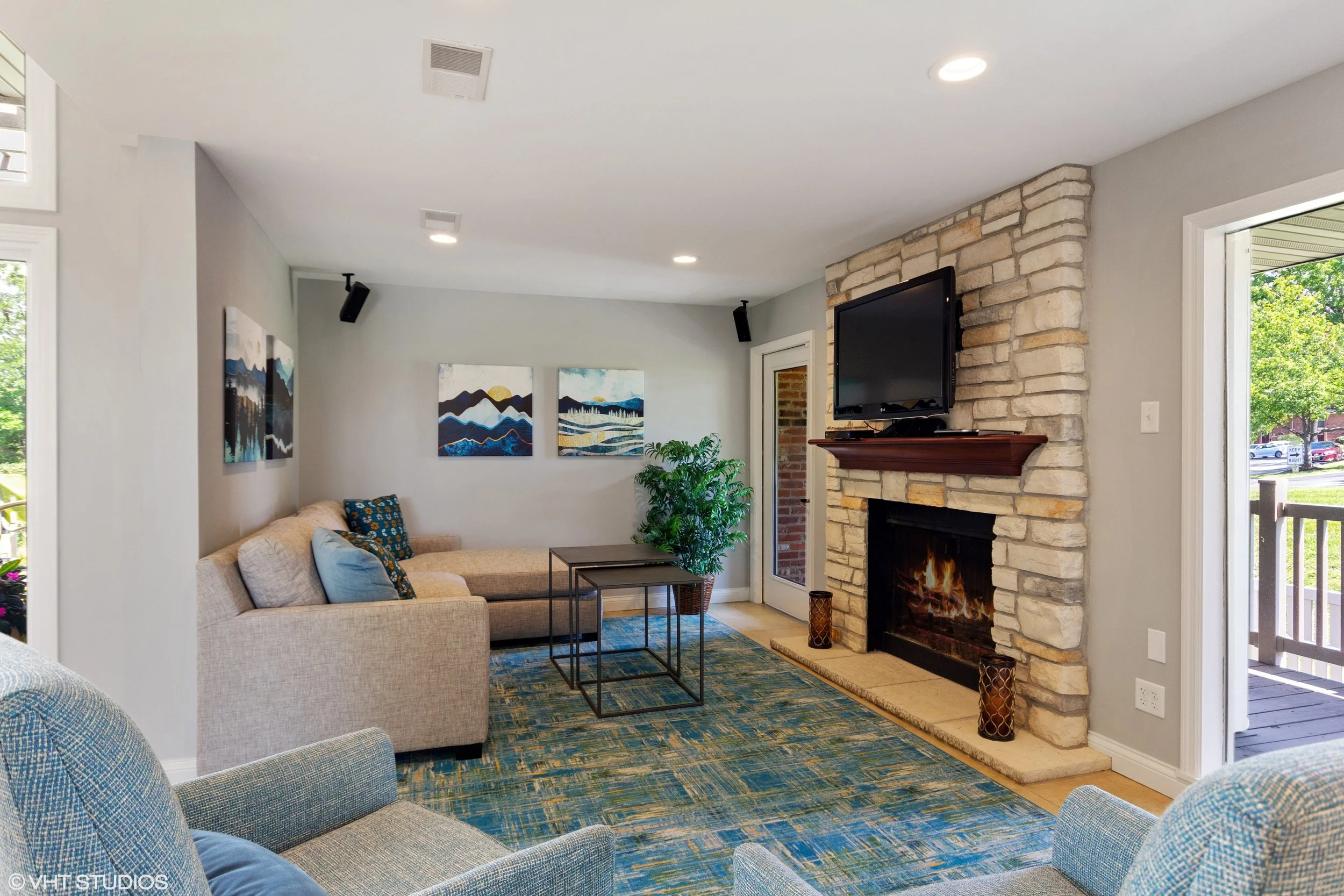 26_1951OberlinDrive_125005_Clubhouse_HiRes.jpg