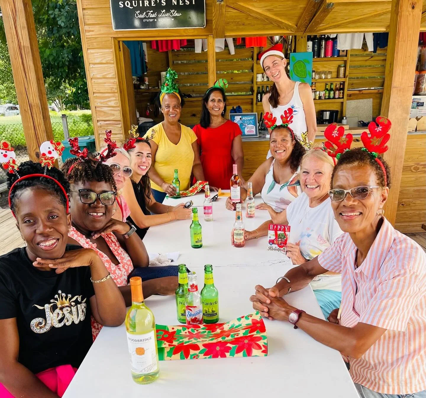 Our AquaFit family celebrated Christmas in the best way - joy, friendship, and generous gifts from Annette! 🎅🏽💙💦