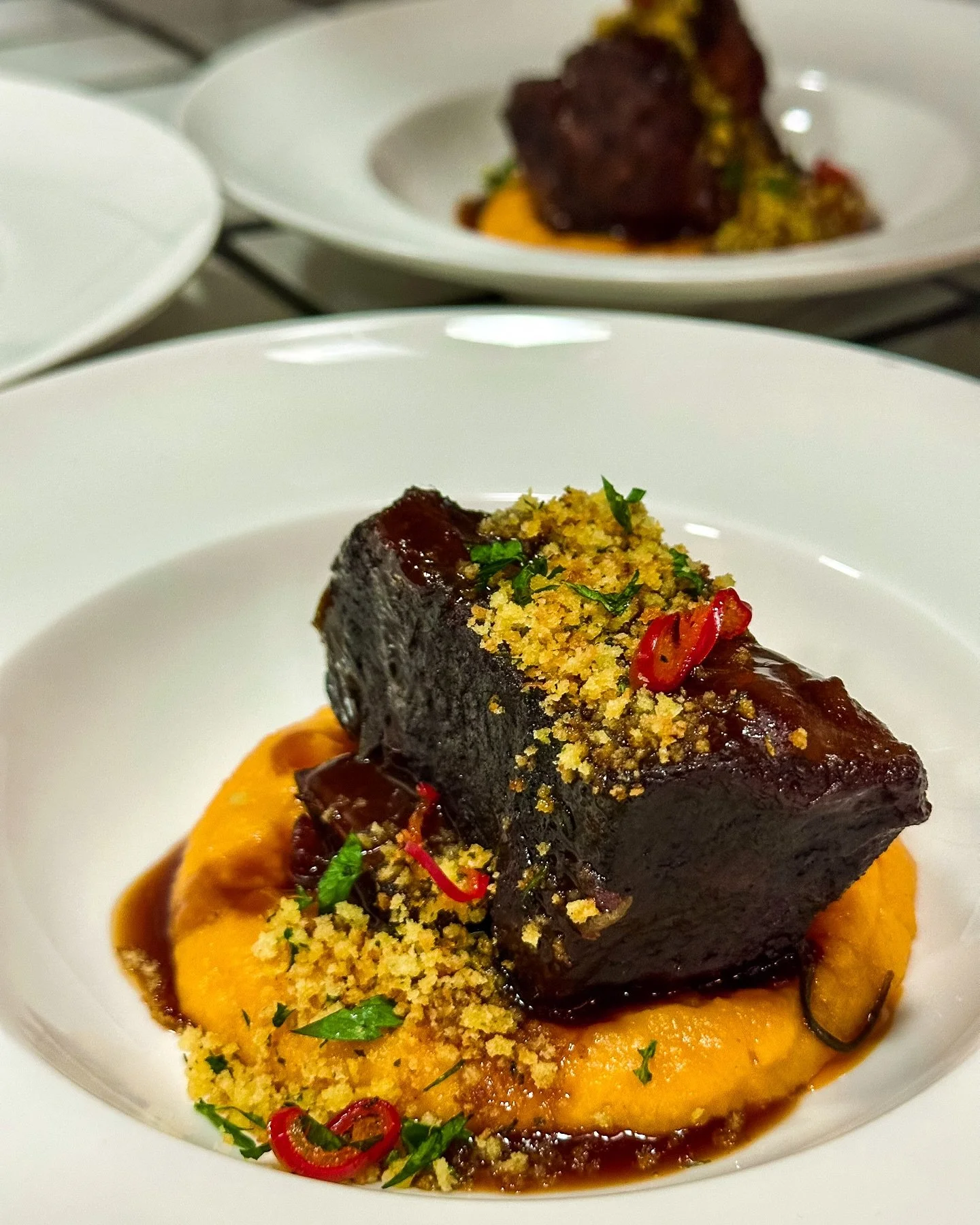 ❄️ Snow in May? Only in Montana! While spring usually has me craving all things fresh and green, yesterday&rsquo;s cold and wet weather called for something cozy &mdash; like these tender, slow-braised short ribs. A little winter indulgence tucked in