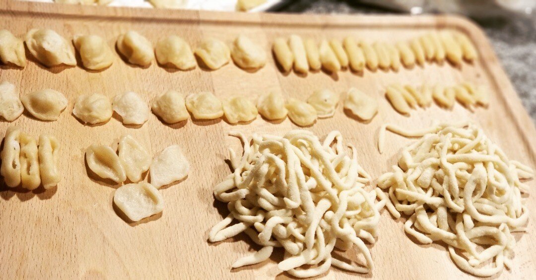 #orecchiettepugliesi #orecchiettefatteincasa #fogliediulivo #pici #cavatelli made for the first time. I need so much more practice- but it is the most relaxing thing I have done in such a long time! I love my little green #nonnaknife and embracing my