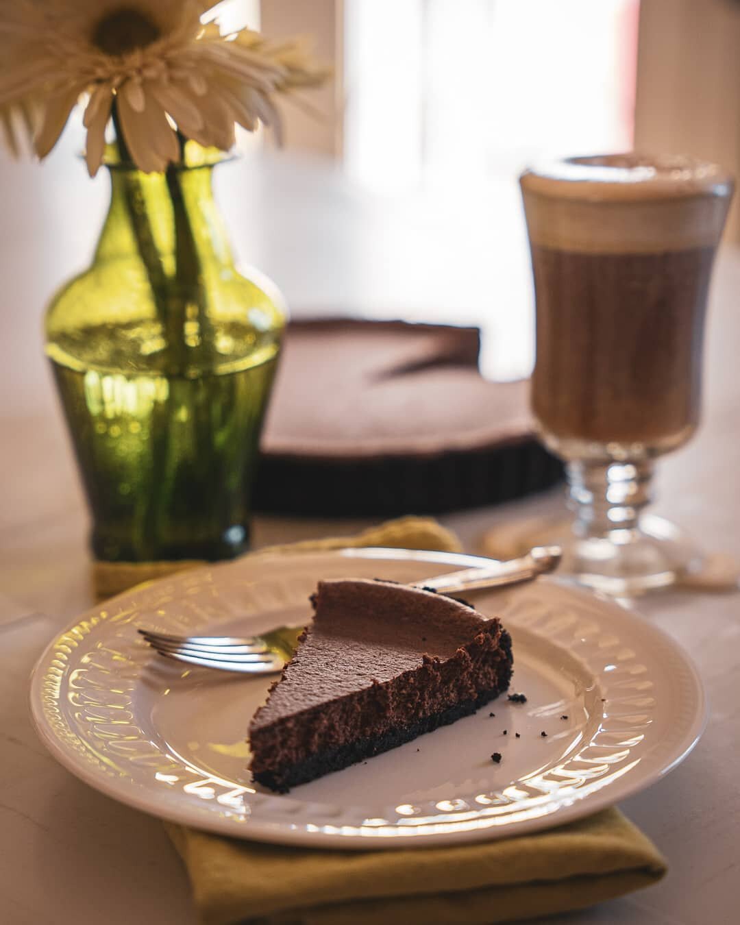 Perhaps a Chocolate Whiskey Tart for St. Patrick's Day? ☘️

Recipe at saltonionmoon.com
📷: @james_culcasi 

#sl&aacute;inte #irishwhiskey #stpatricksday #chocolate #memory #luckoftheirish☘️ #anamcara