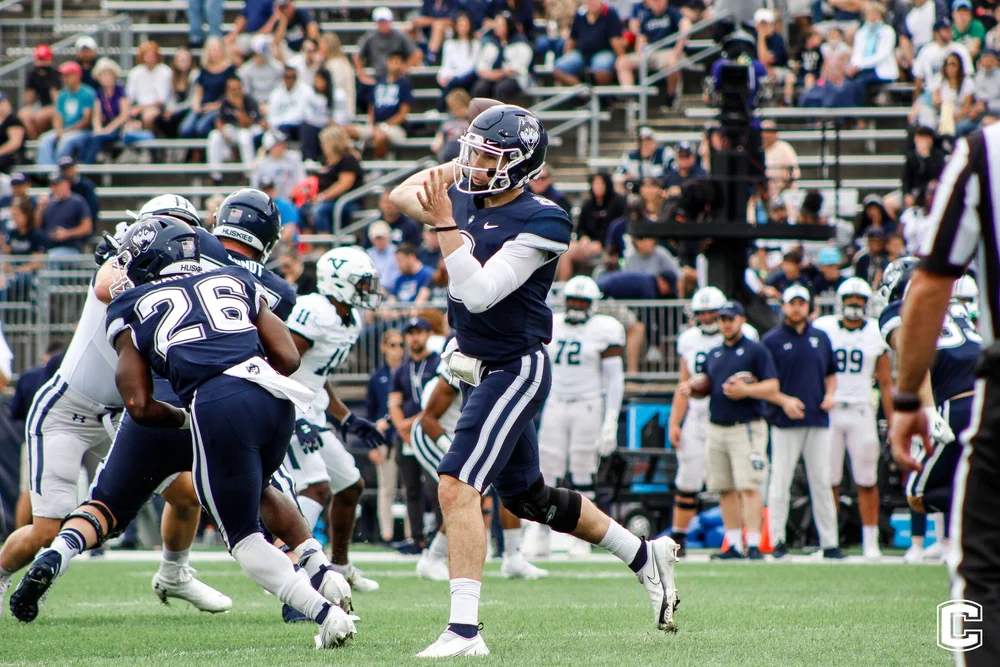 Huskies_Win-509.jpeg