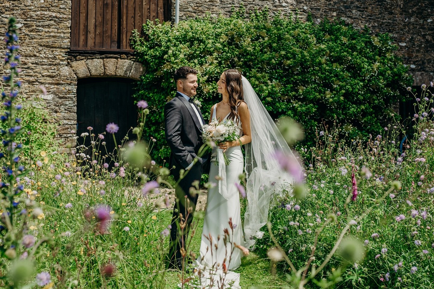 ✨ Whispers of wildflowers. Vows under open skies. Love, wrapped in the magic of the Devon countryside. 🌿💍

If you&rsquo;re dreaming of an intimate wedding filled with barefoot moments, candlelit feasts, and sunsets that feel like a movie scene&mdas