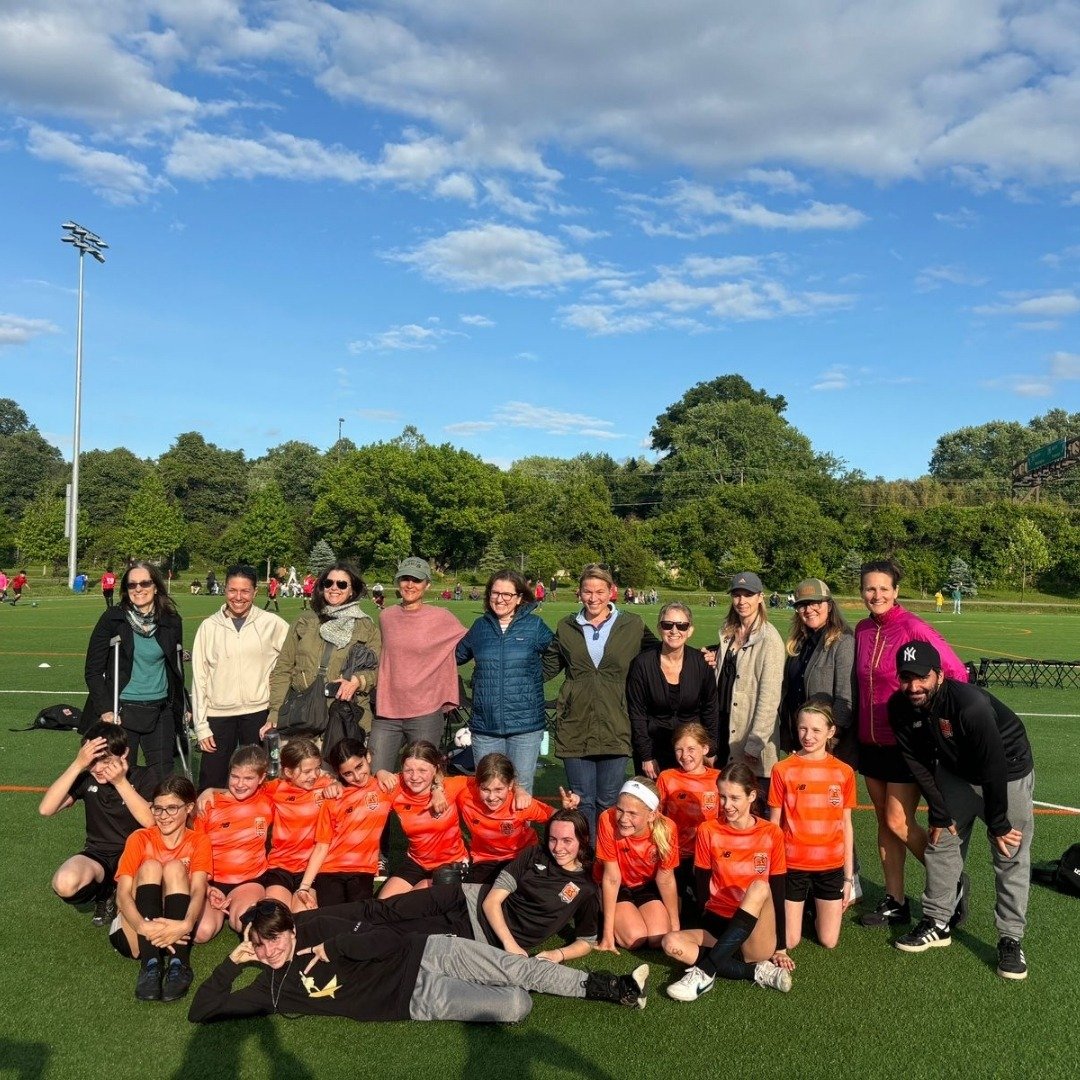 Our players celebrated Mother's Day on the soccer field by giving flowers to their valuable mothers, who constantly support and stand by them in their passion for soccer.💐⚽️🧡

#DCWayAcademy #MothersDay #SoccerMoms