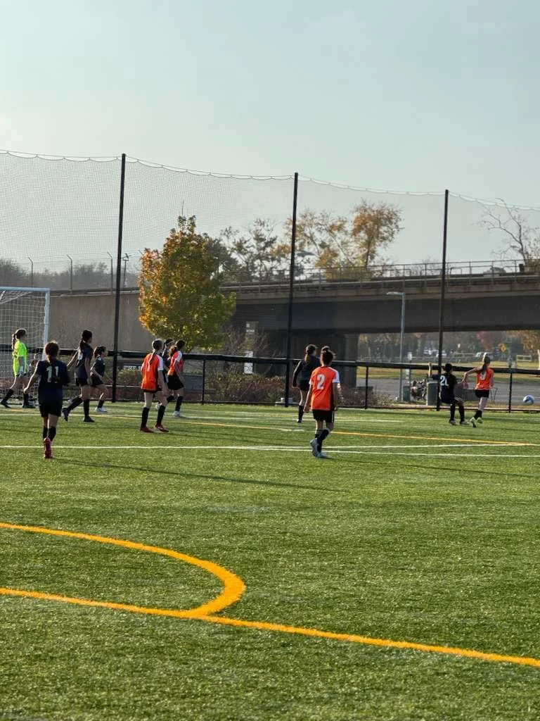 2013 Girls Black09.jpeg