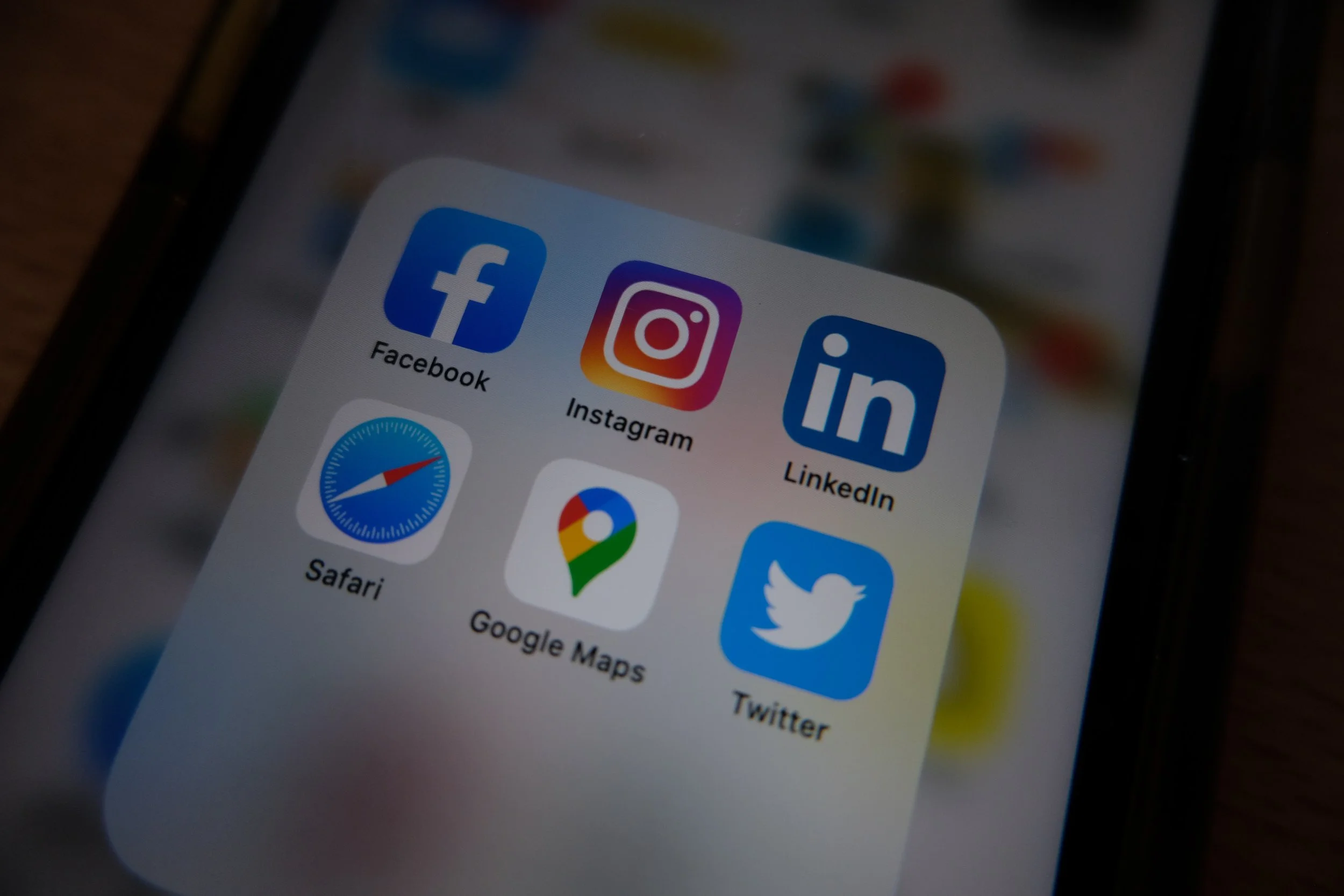 5 Ways To Grab Attention On LI