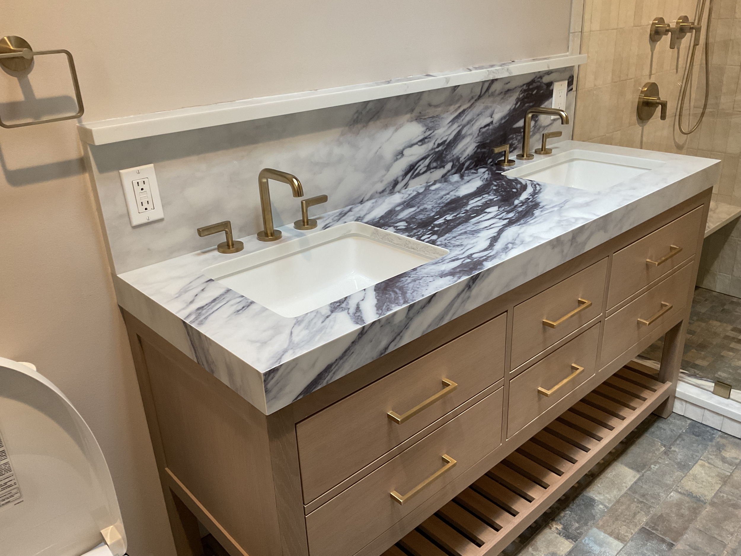 intermarble-quartz-vanity-port-washington-ny.png