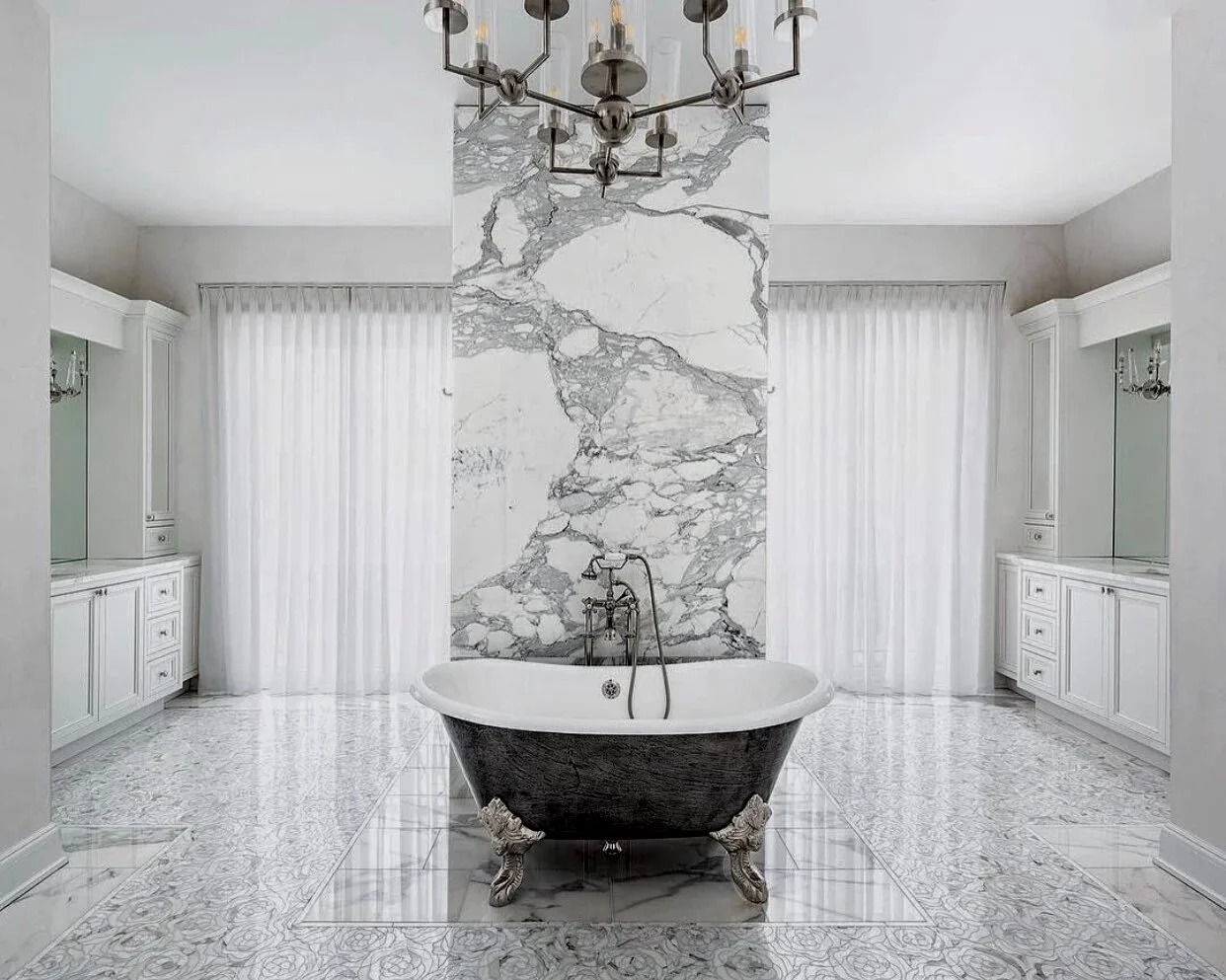 marble accent wall by intermarble for kings point residence in long island, ny