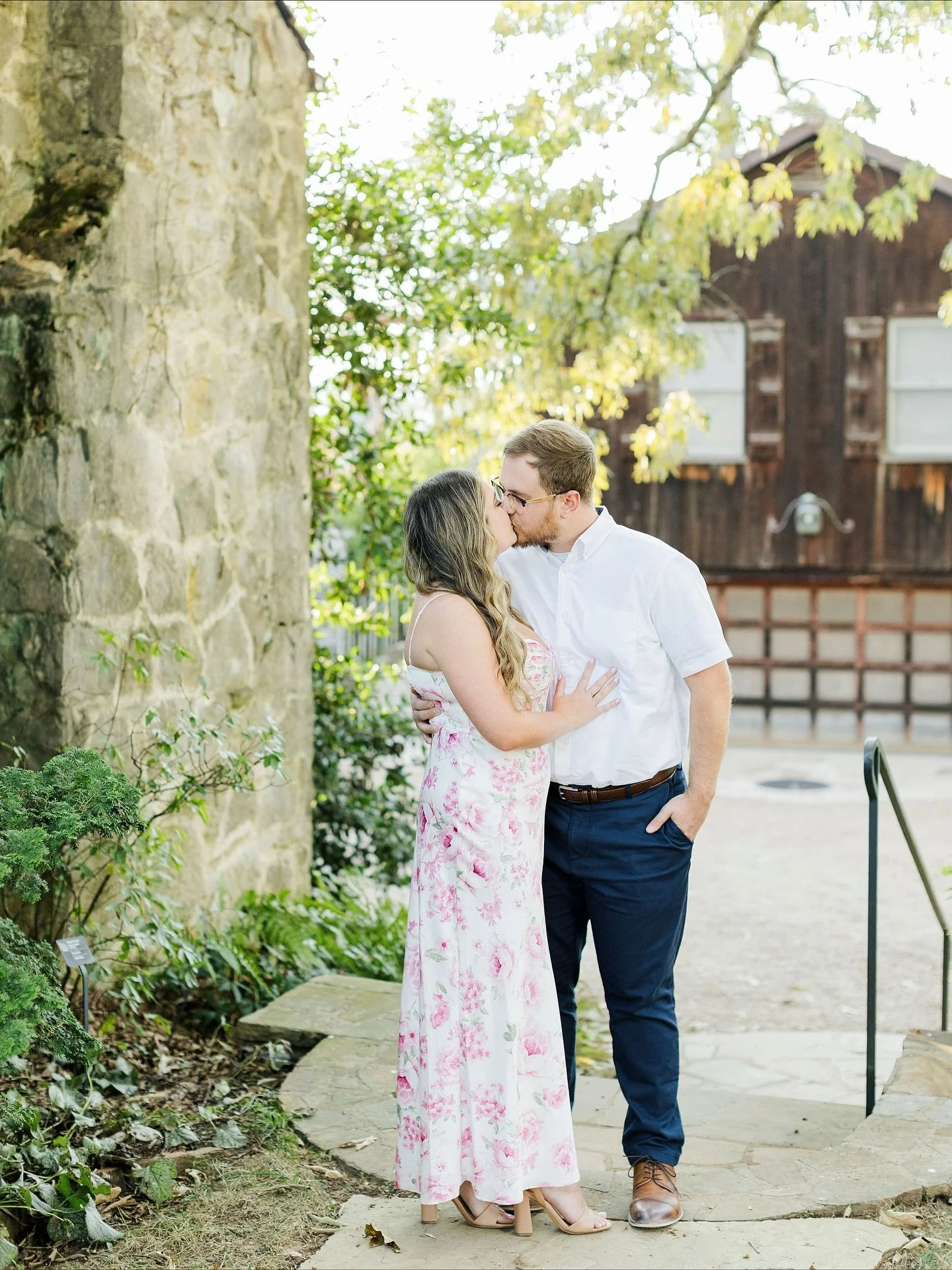 Happy Wedding Day Taylor &amp; Nic! 🤍 I truly cannot wait for you two to become husband and wife! 

#knoxvilleweddingphotographer #knoxvilleportraitphotographer #knoxvillewedding #knoxvilleweddingvenue