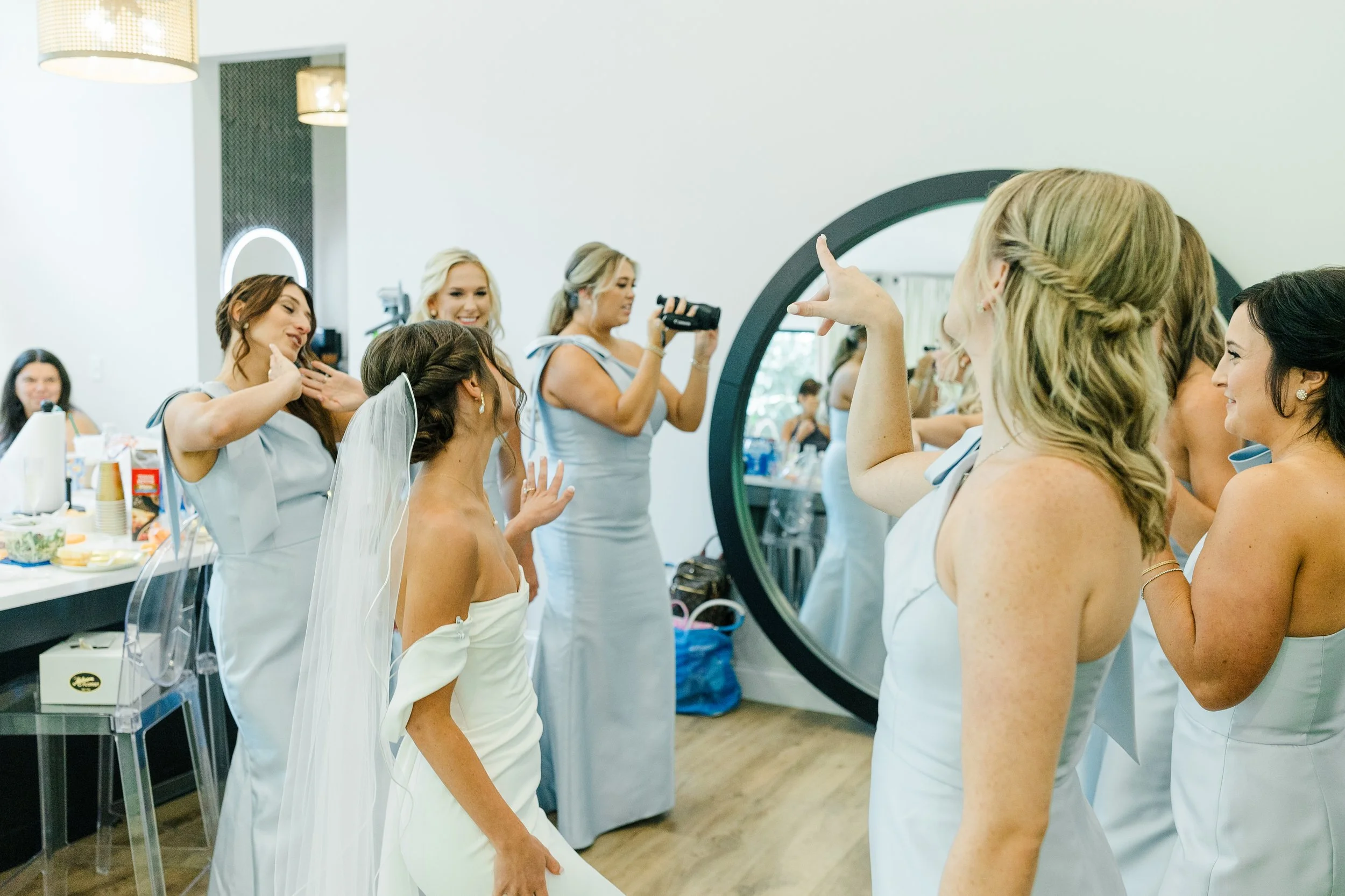 LanderWedding-GettingReady-44.jpg