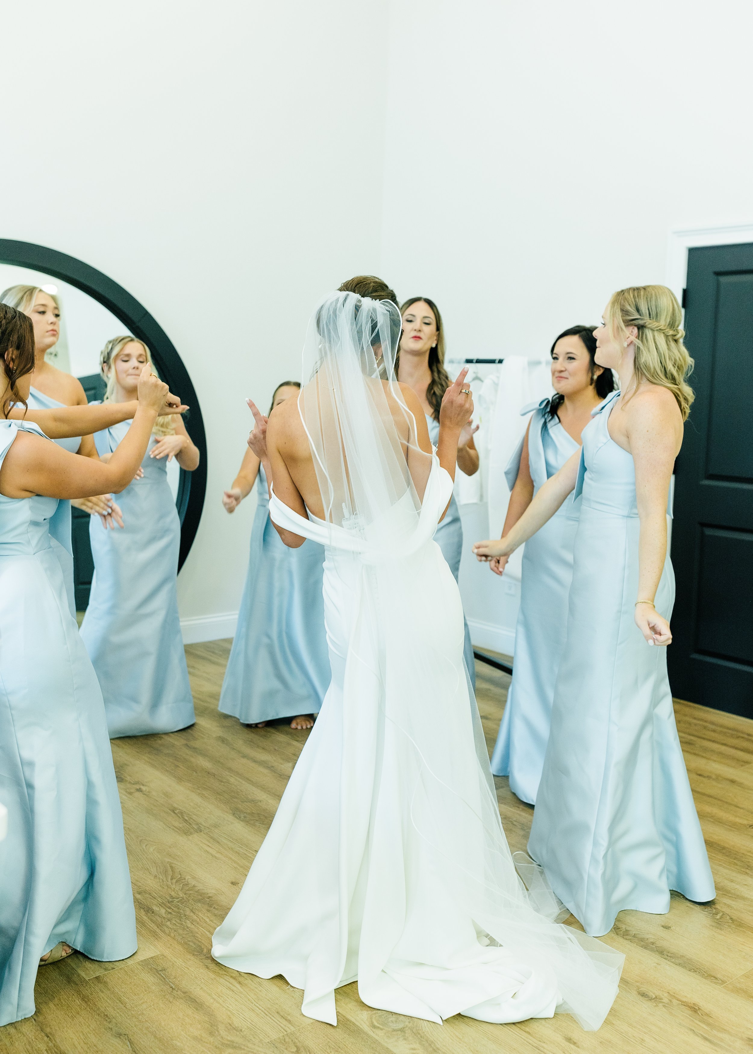 LanderWedding-GettingReady-48.jpg