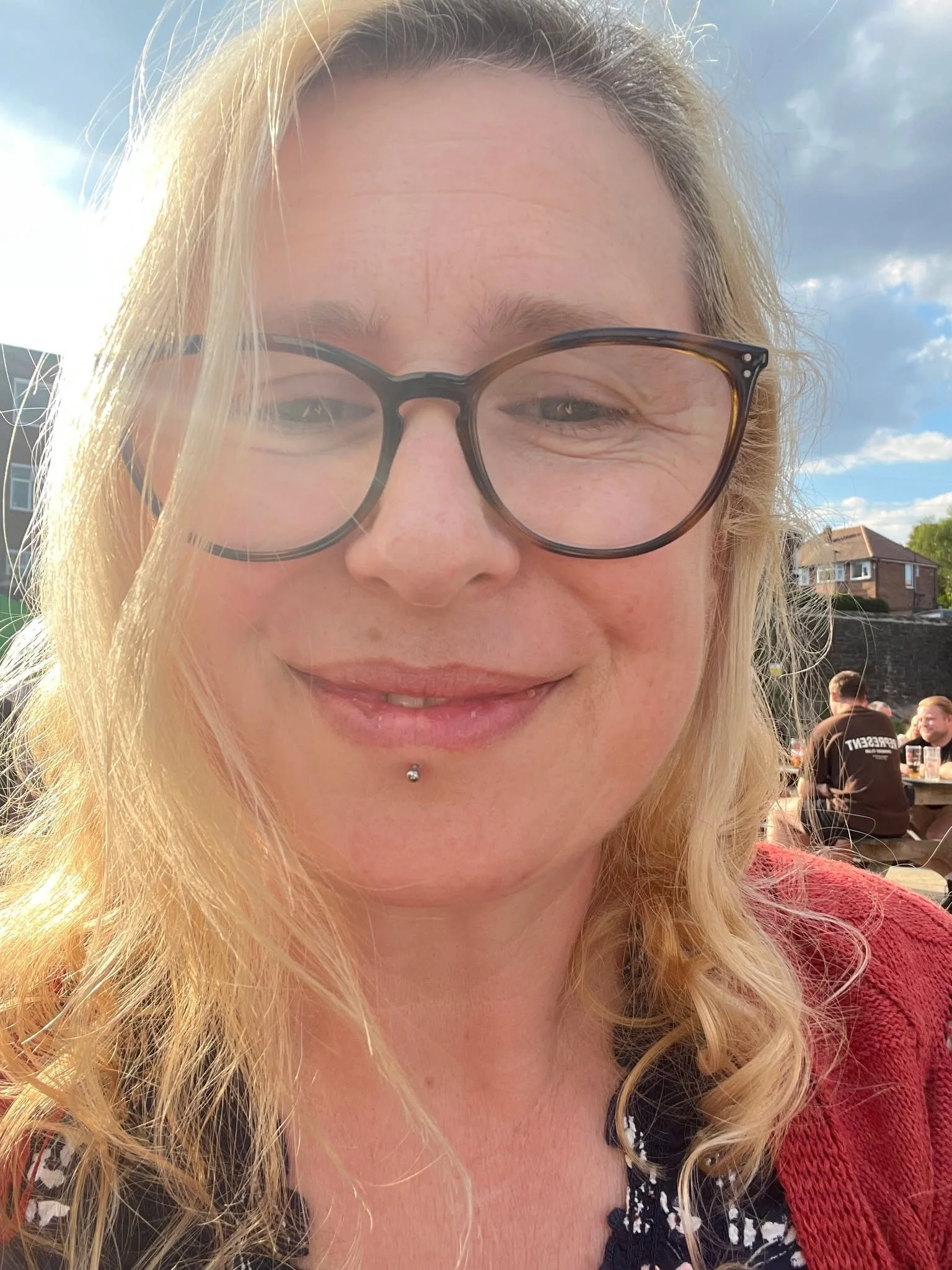 How are your summer holidays going? Anyone else enjoying the feeling of being pulled in a dozen different directions? 

I'm currently up to one or ten things at a time including: spending time with the kids, chauffeuring them about, cleaning the kitc