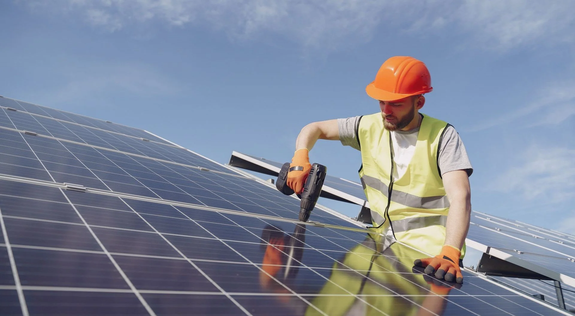 Solaranlage montieren lassen: Ablauf, Kosten und die richtigen Fachbetriebe