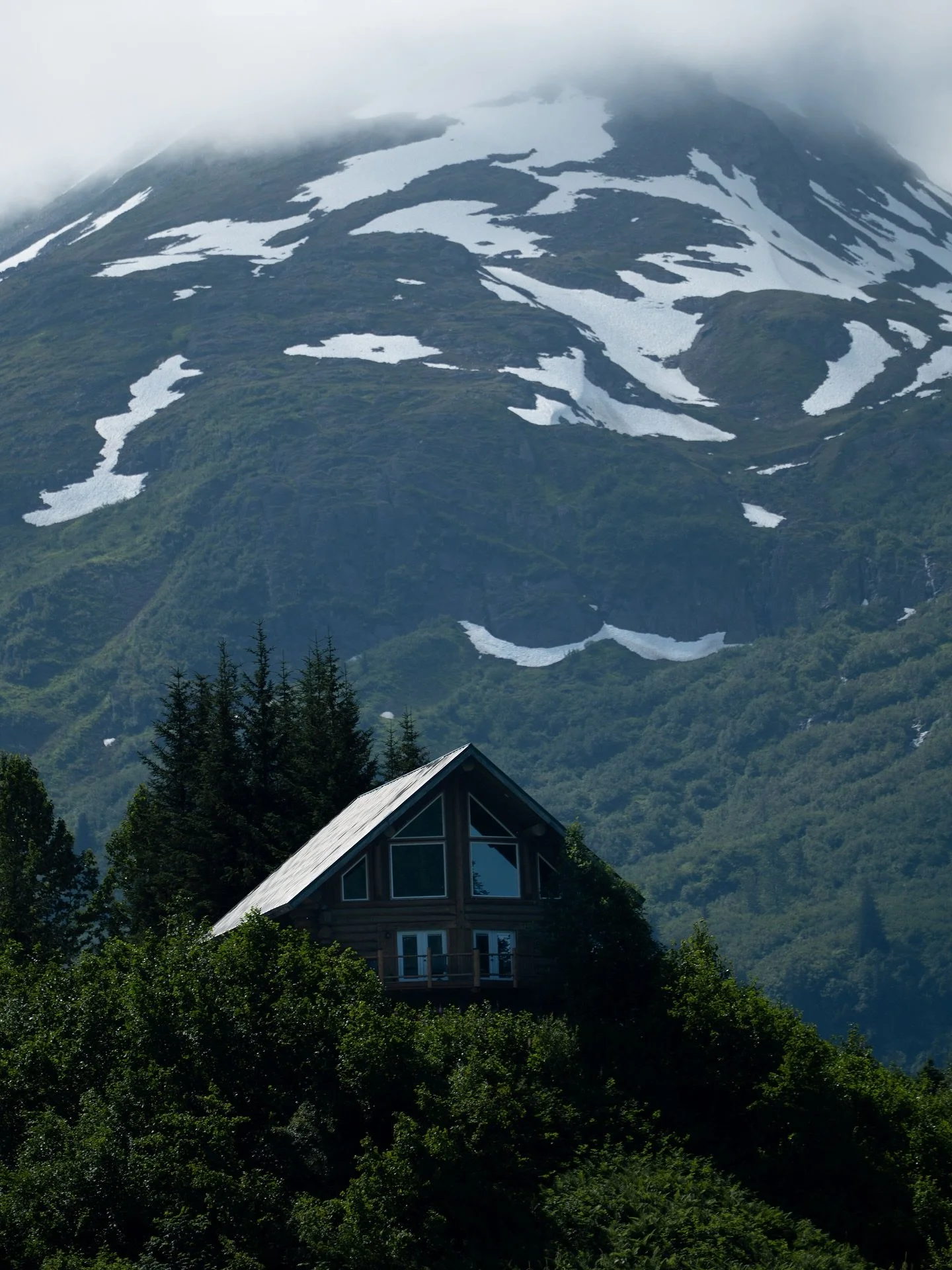Incredible @robelakelodge in Valdez Alaska. Thank you for an incredible home to host our Alaska Retreat. ❤️🫶🏼

@ashleigh.yoga 

#womensretreat #alaskaretreat #alaskalodge
