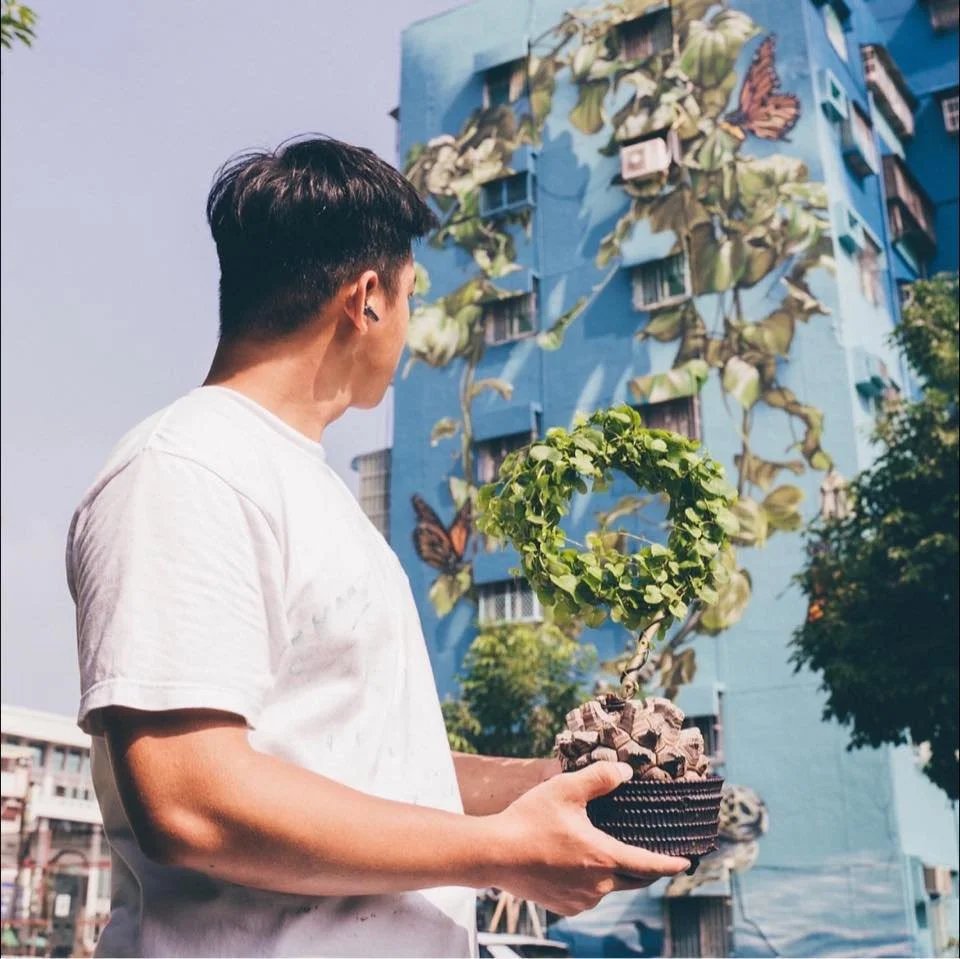  BAMBOO YANH 
 Born in Kaohsiung, Taiwan in 1994. Bamboo has been involved in street art and graffiti culture since 2010. Wanting to create beyond traditional artistic limitations, he began using walls and public spaces as his canvas. Today, his work