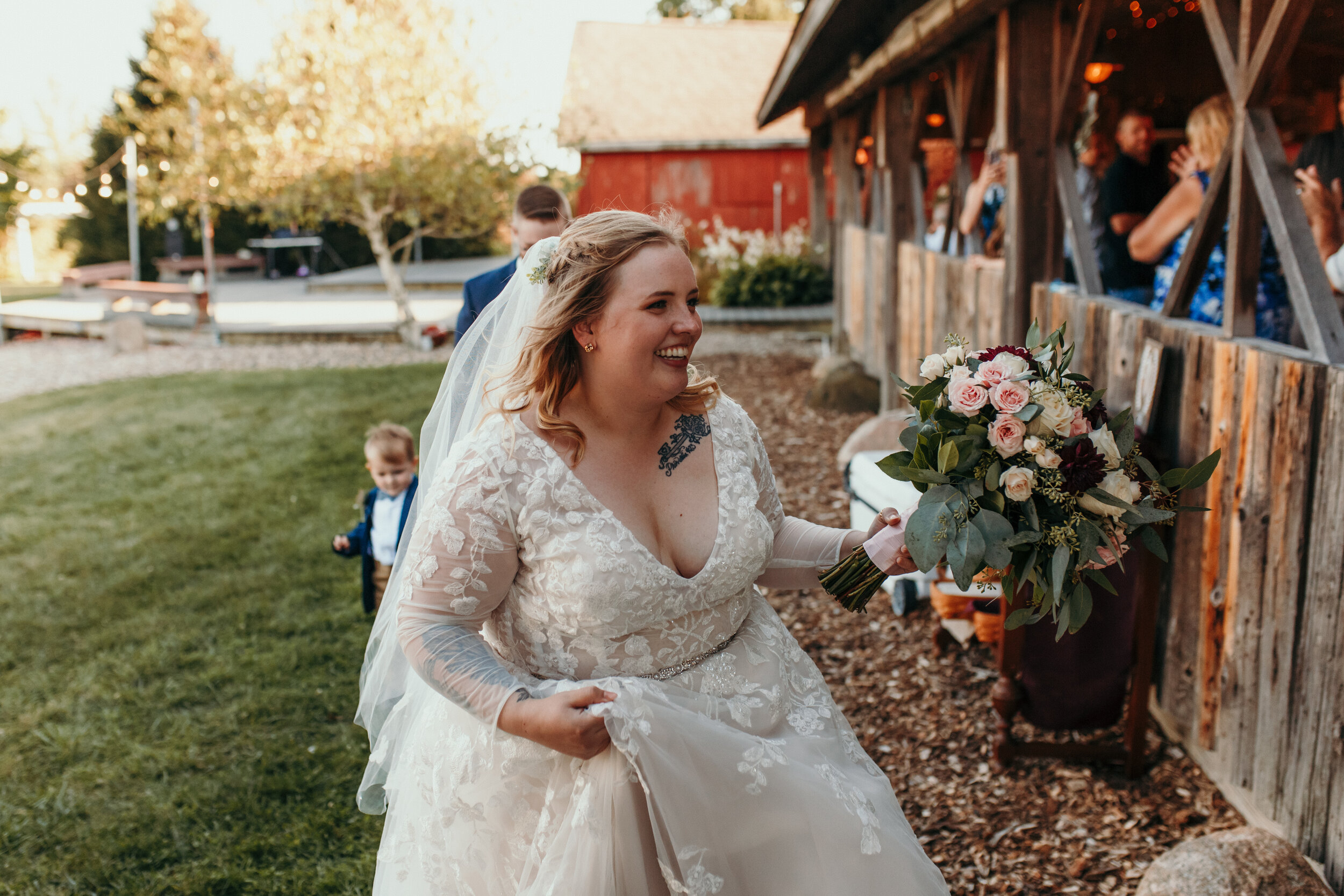 Reb Barn Experience Circa 1856 La Porte Indiana Wedding Photographer Austin Taylor228.jpg