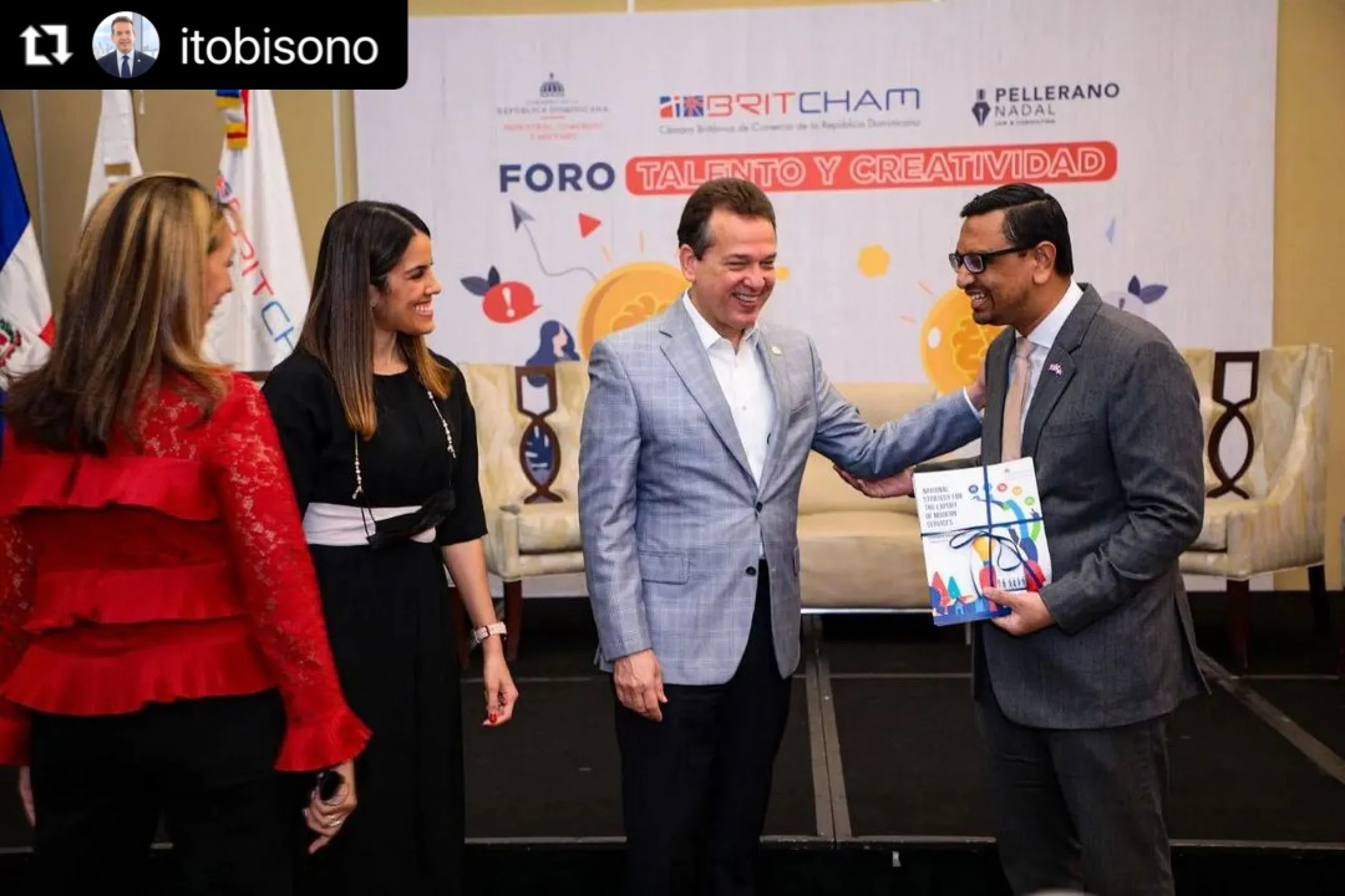 FORO TALENTO Y CREATIVIDAD MICM 2.JPG