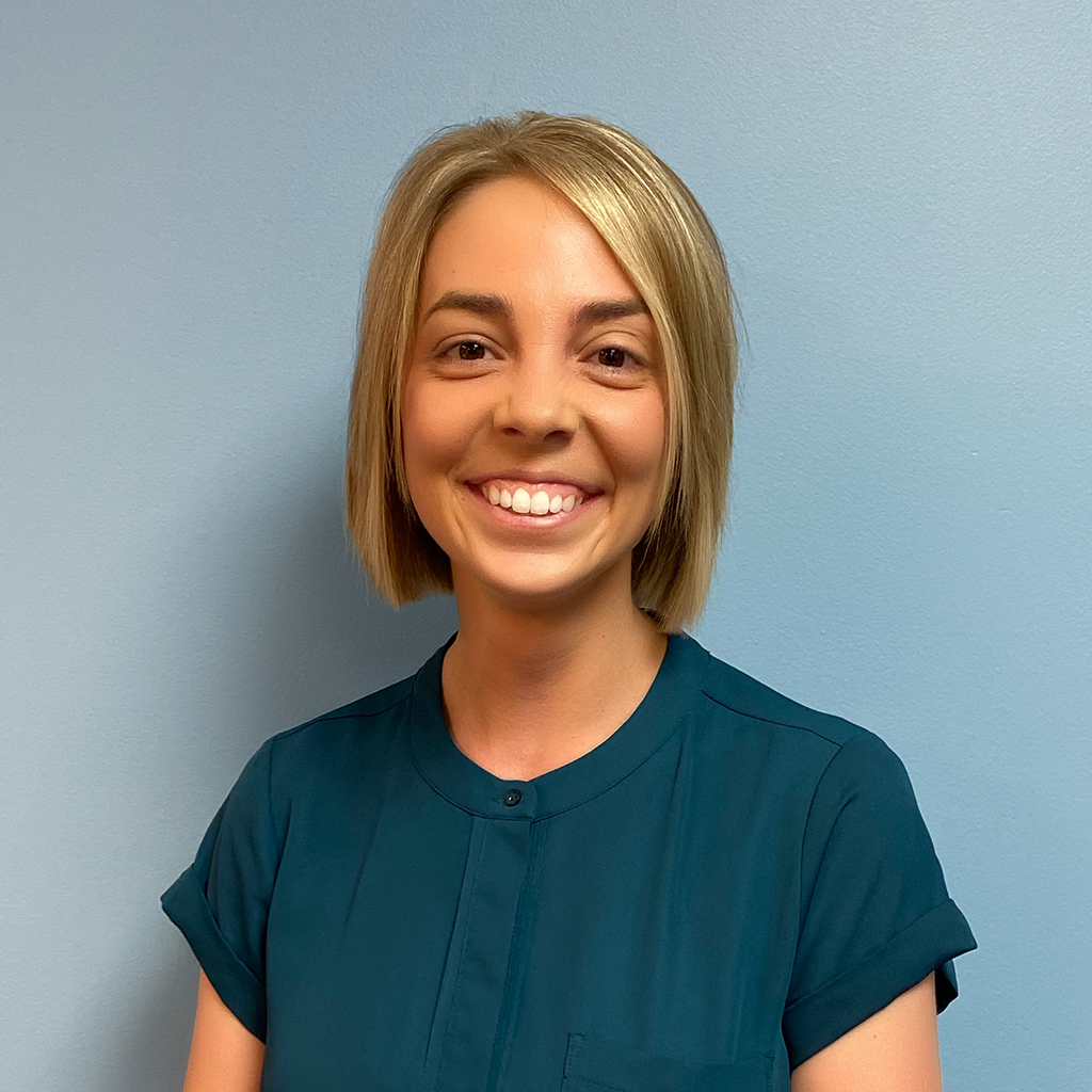 VL Headshots_ Amanda_Ahrens.png